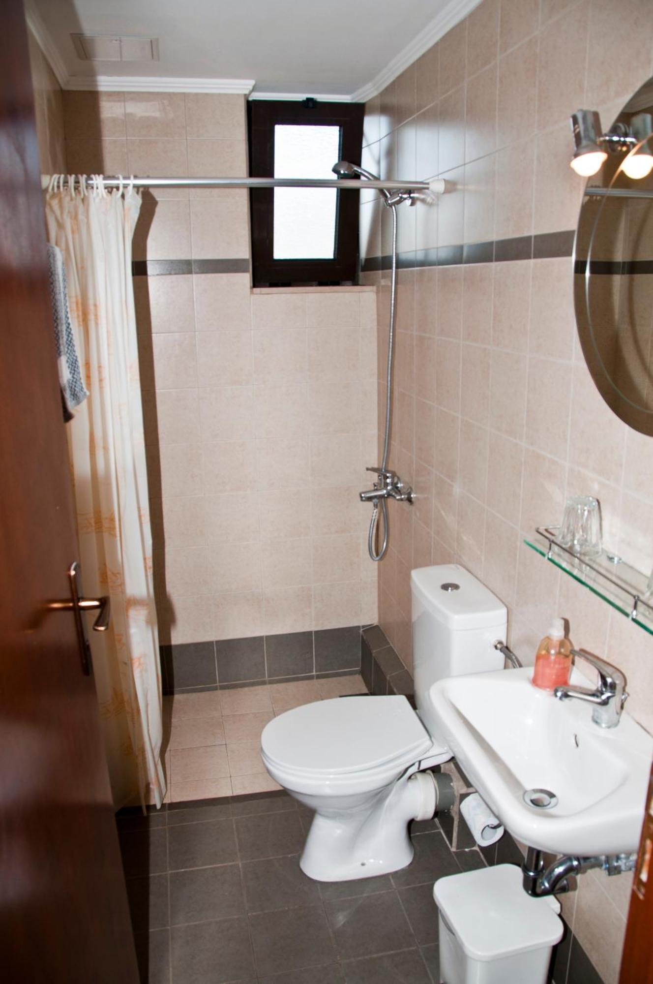 Aparthotel Oasis Apartments & Rooms