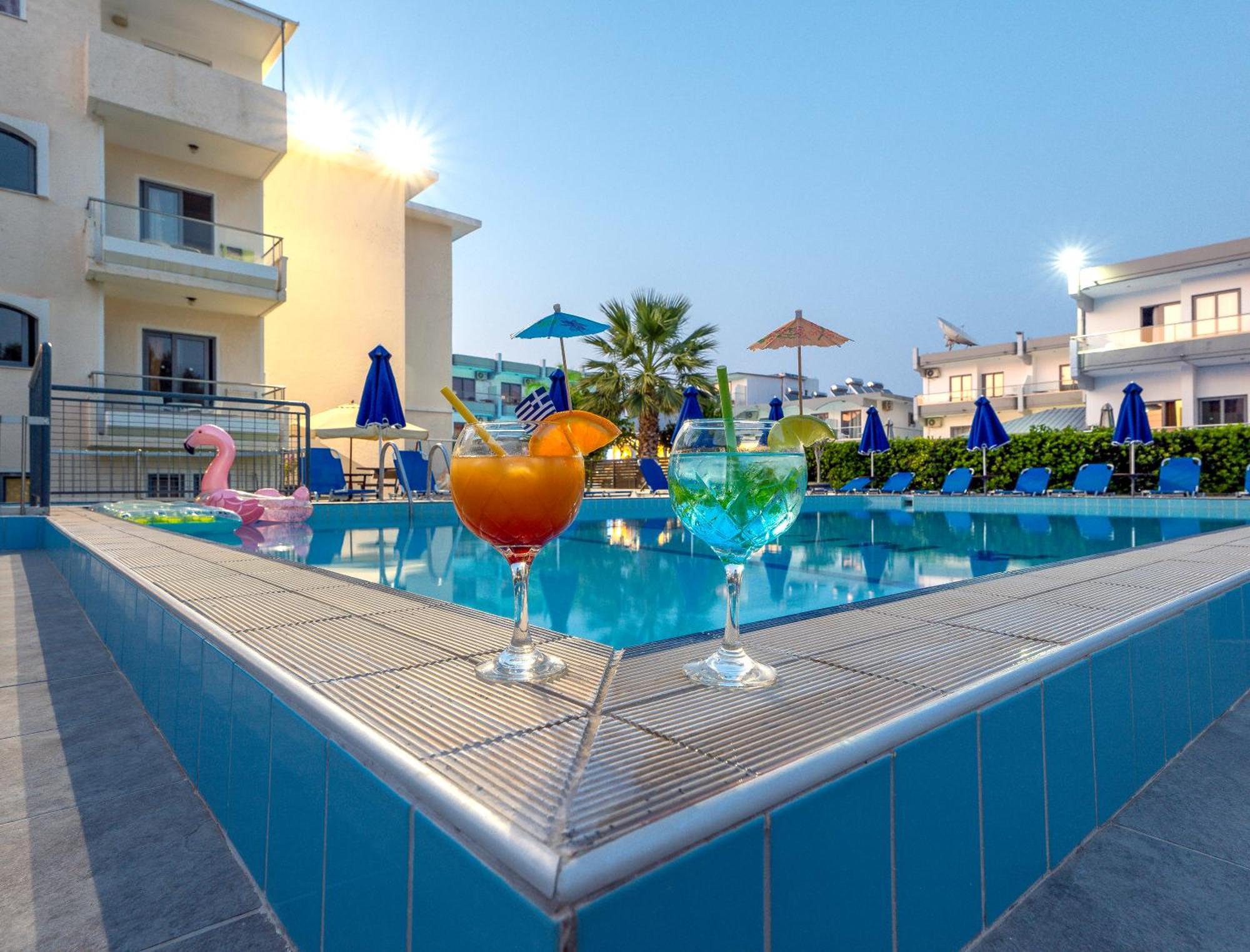 Anixis & Aparthotel