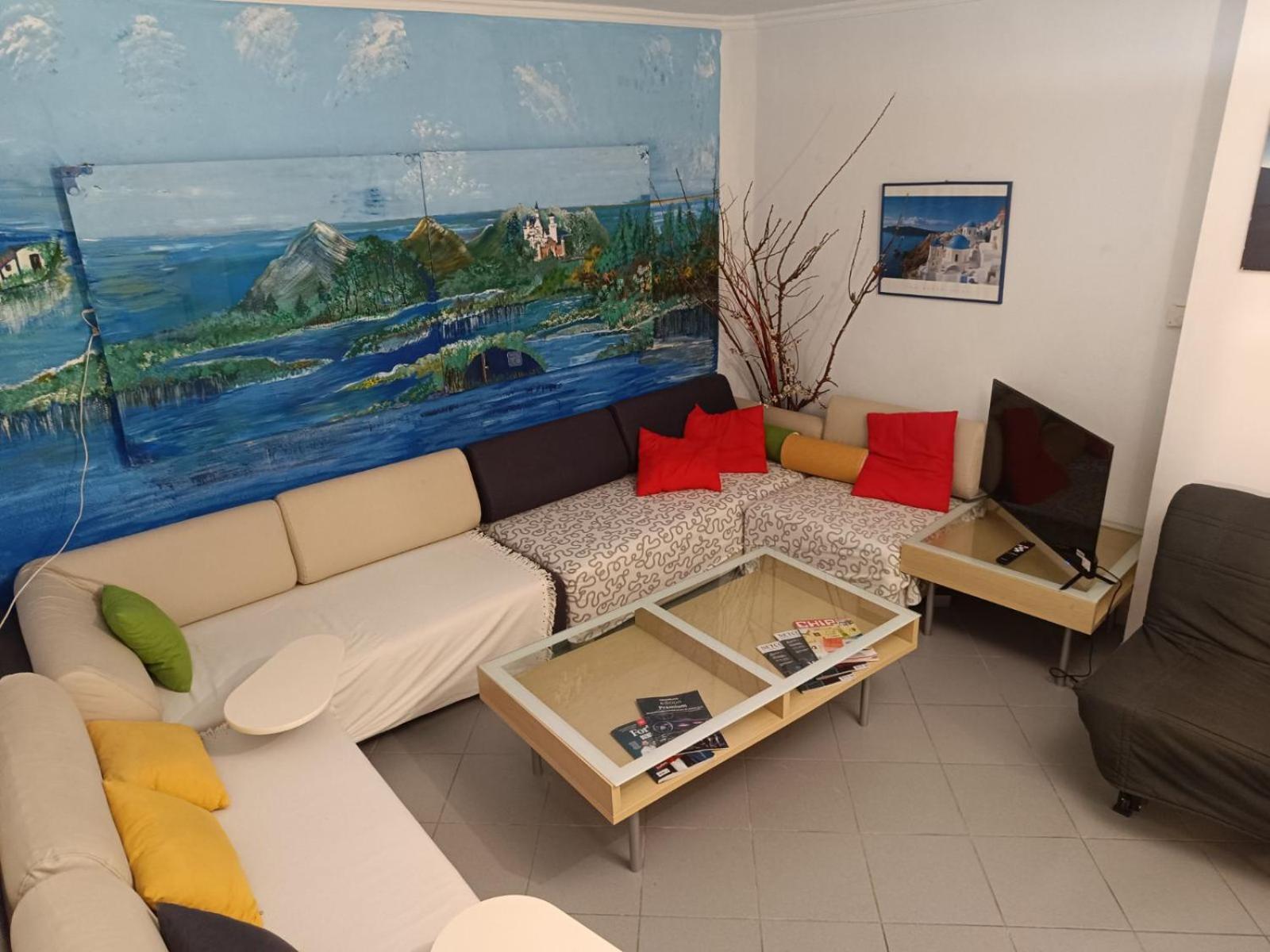 Right Across The Sea Holiday home