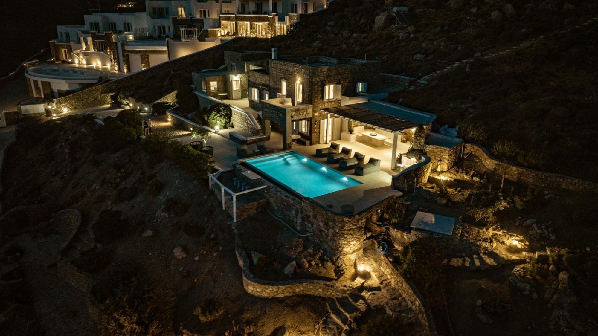 Villa Eternity Blue *