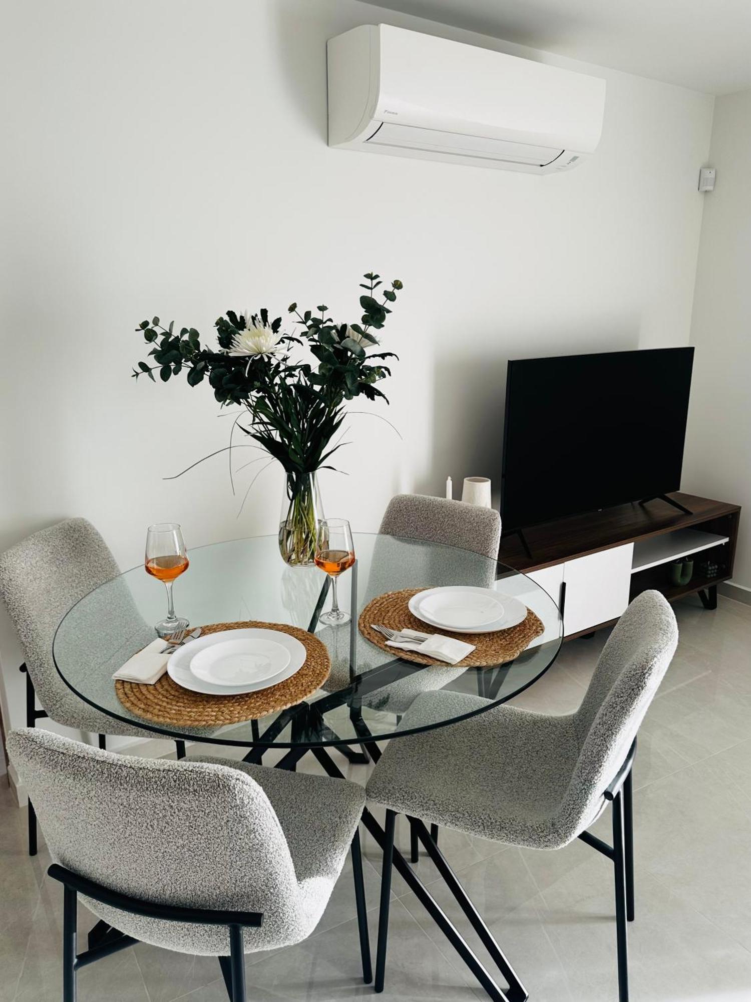 Apartment Floral *