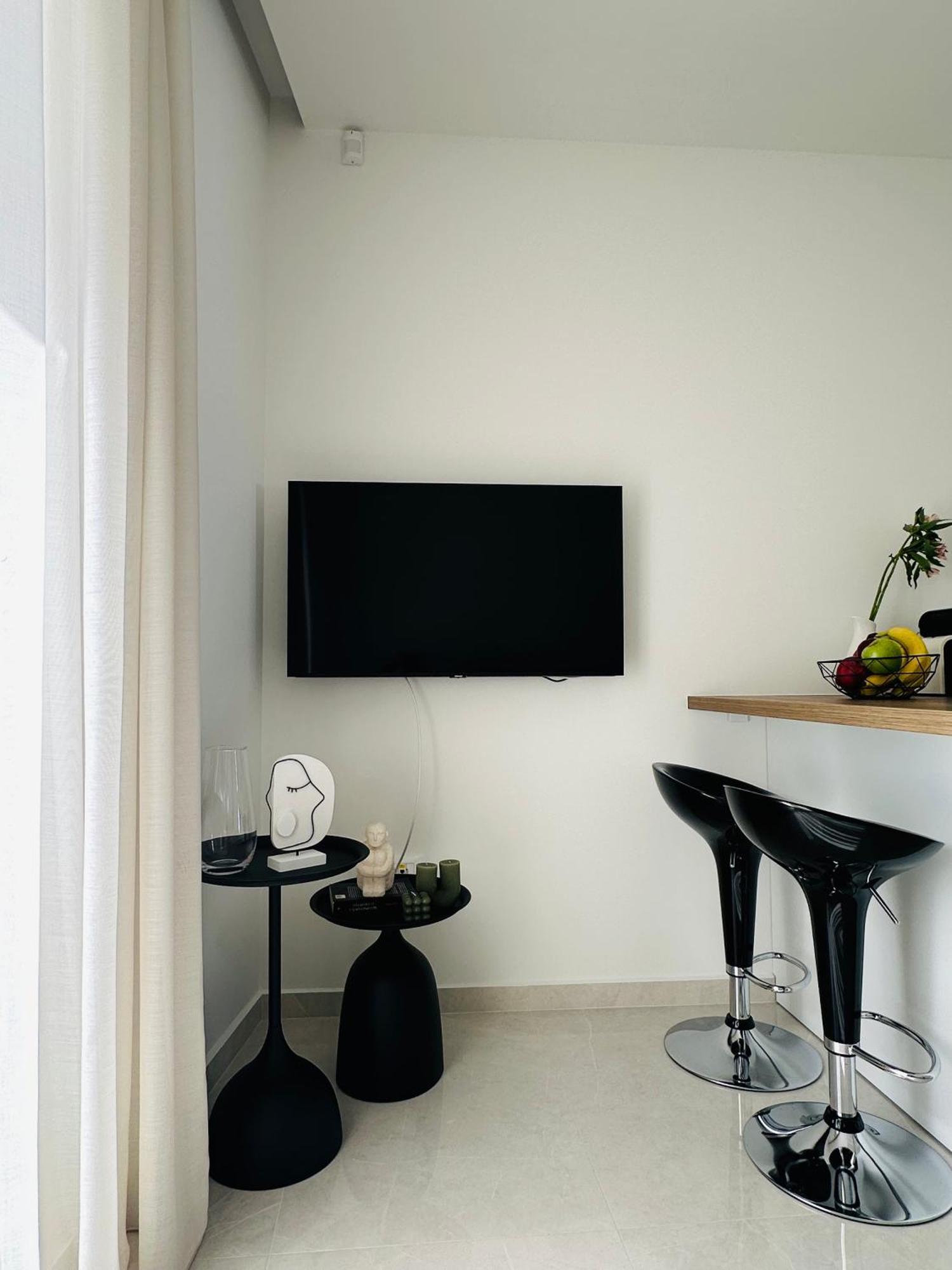 Apartment Floral *