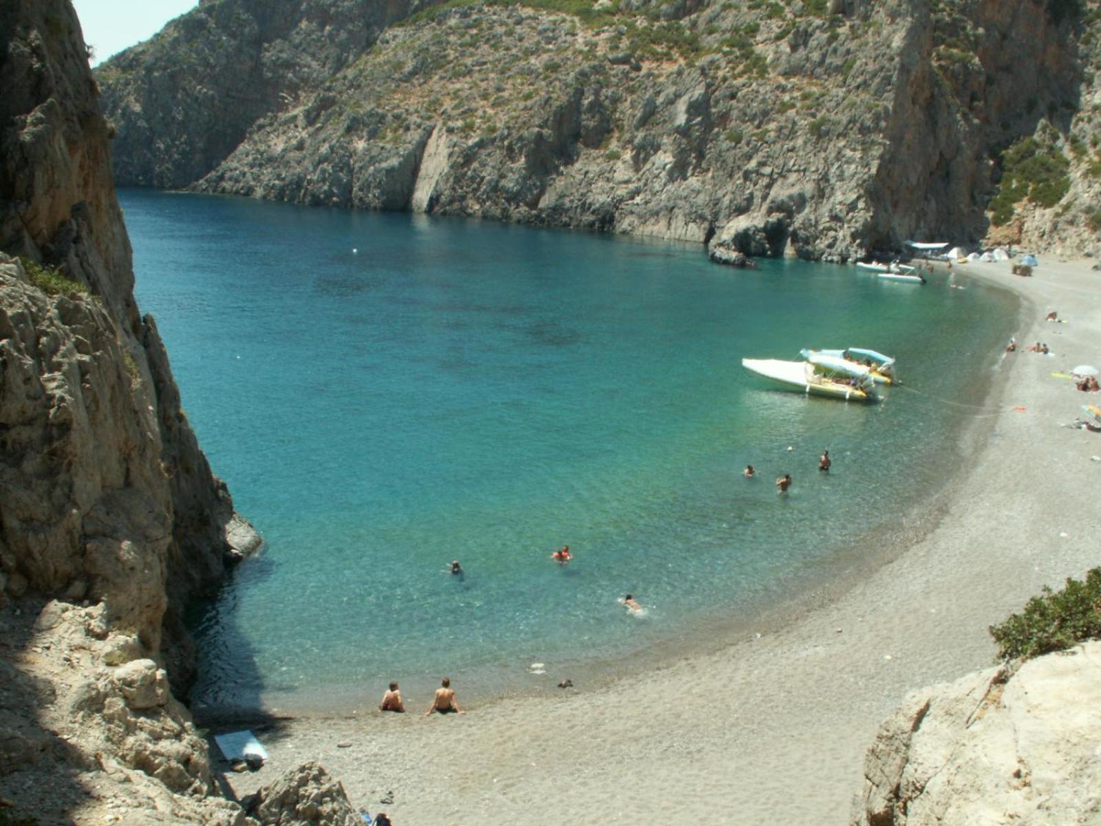 Guest house Aretoussa 3*