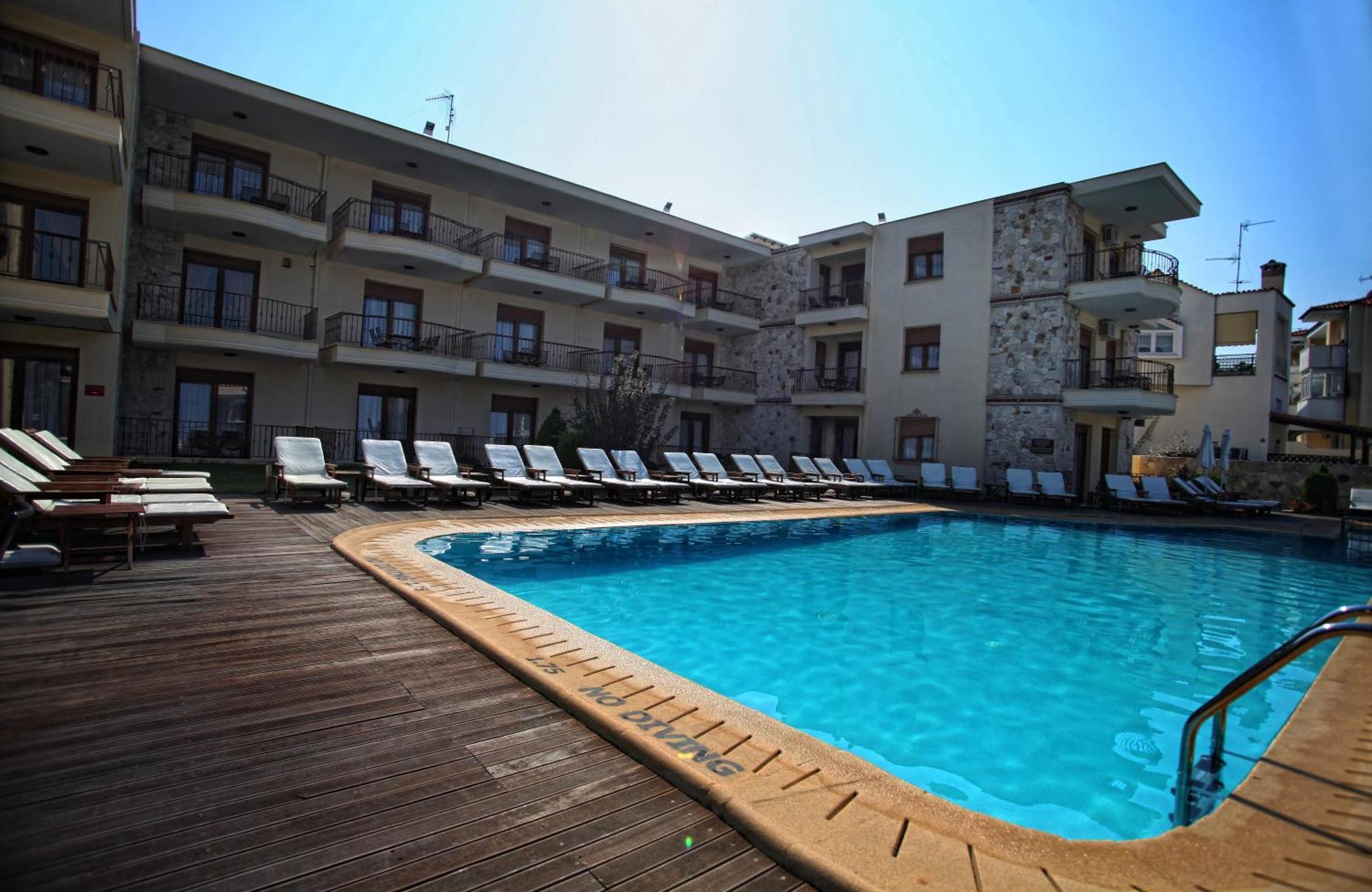 Aparthotel Nereides 2*