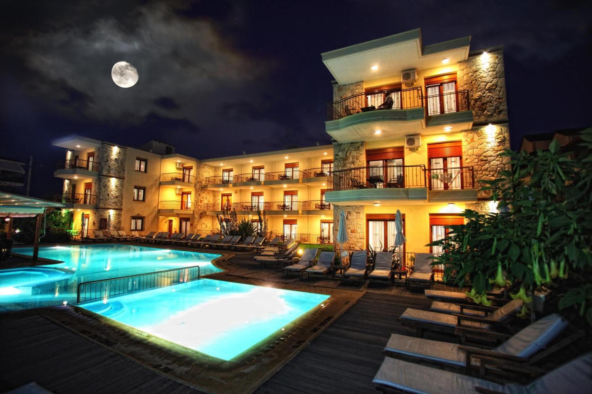 Nereides Aparthotel Hanioti