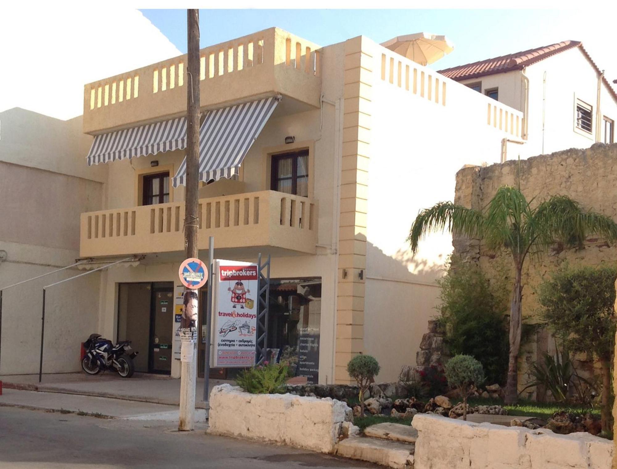 Asterias Studios & *