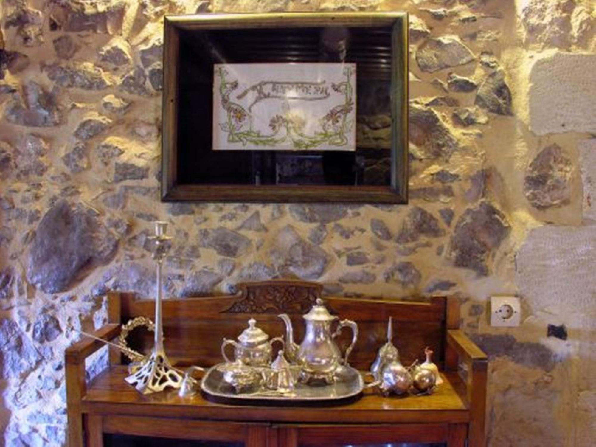 Country house Kouriton House *