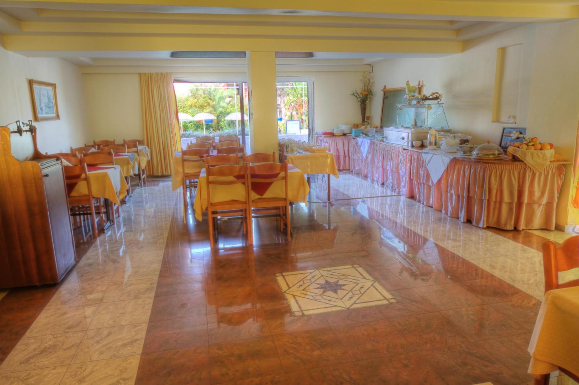 Kassandra Aparthotel Ialysos (Rhodes)