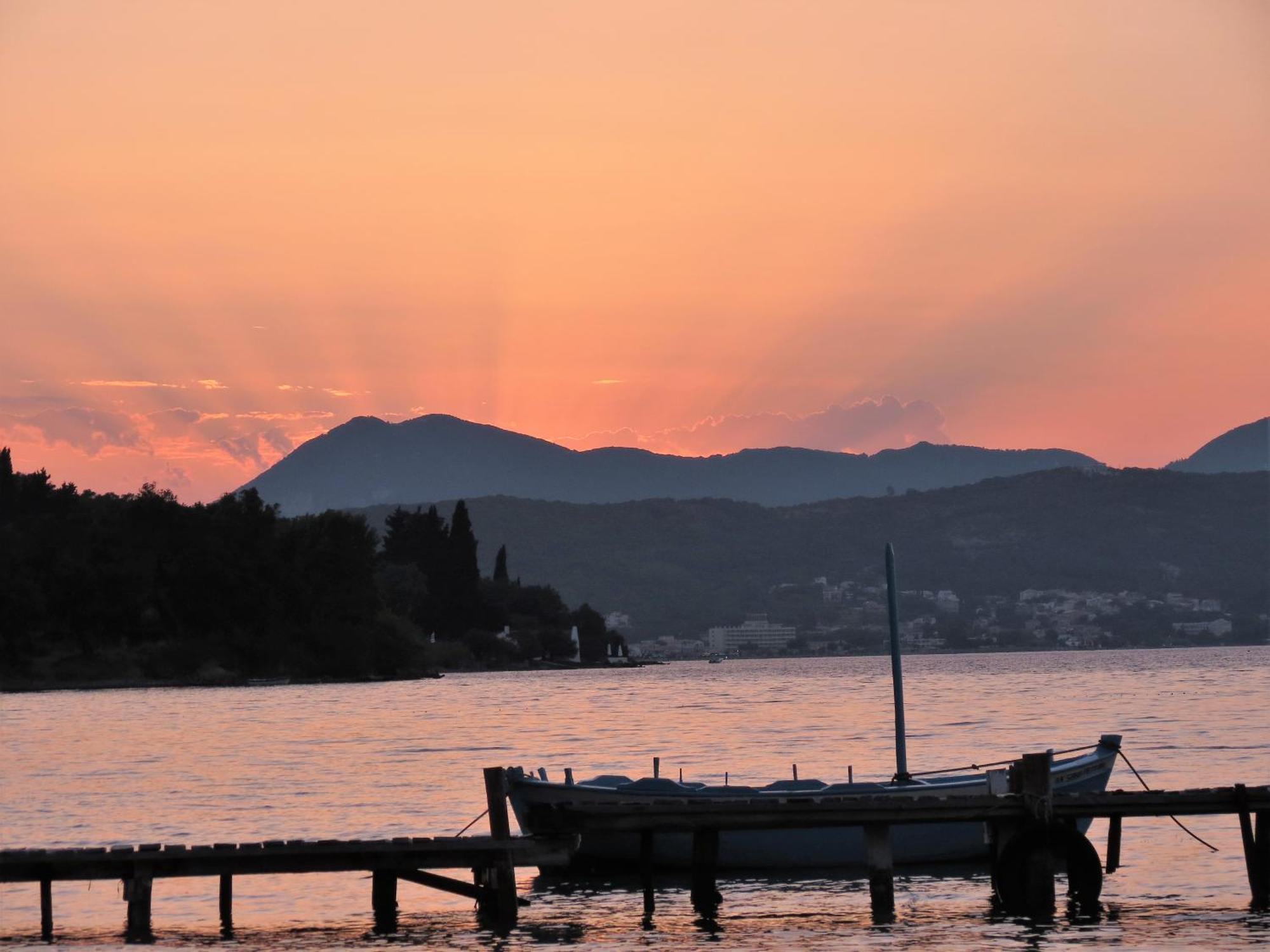 Guest house Akrogiali *
