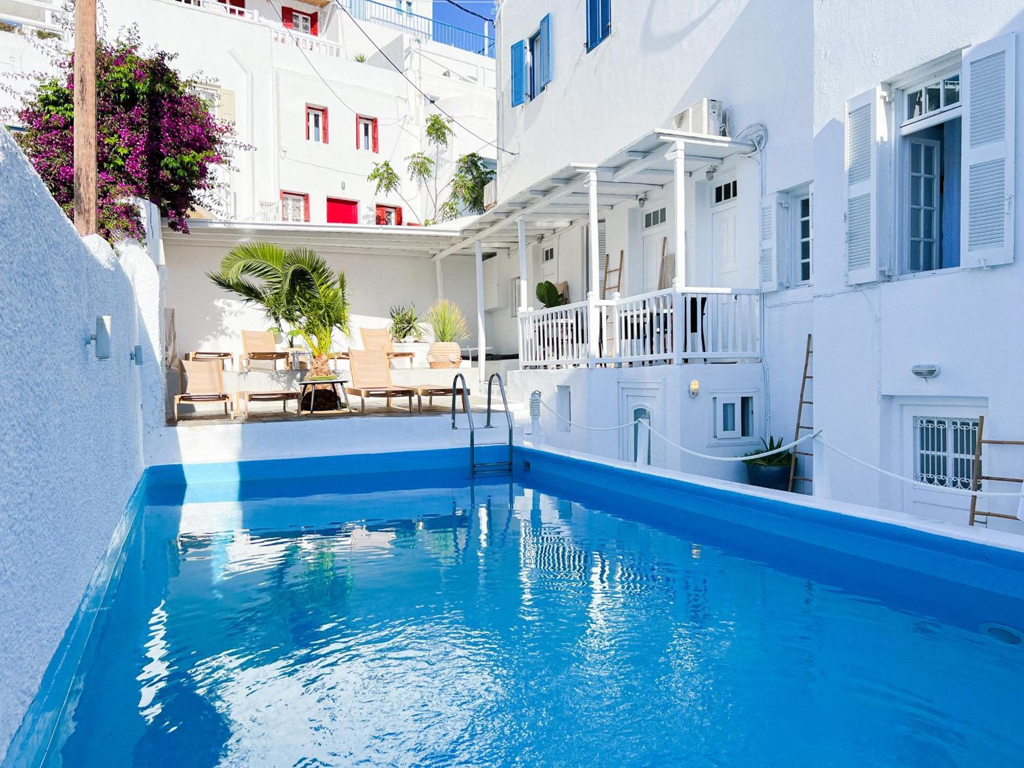 Kamara & Mykonos Town
