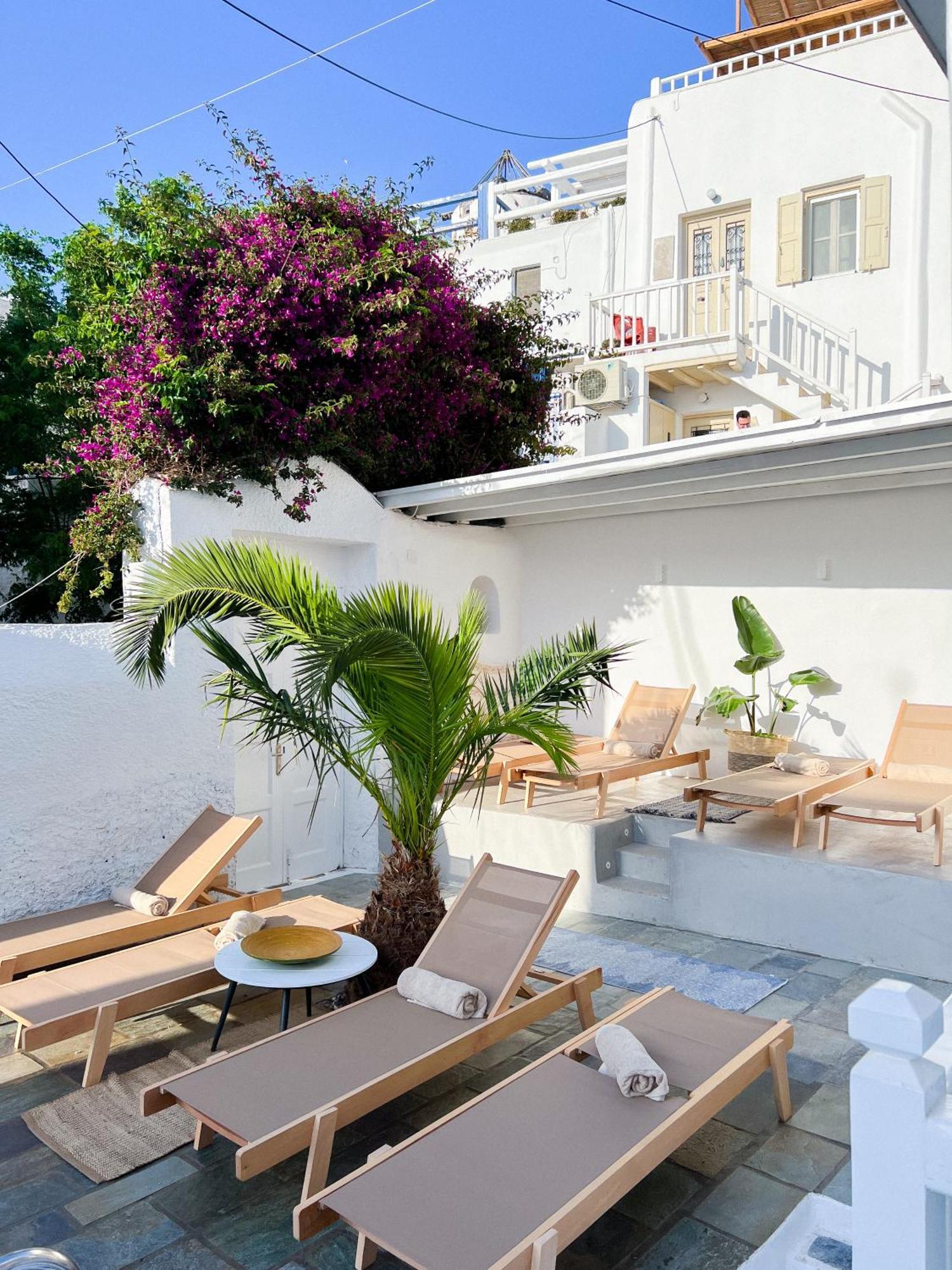 Kamara & Mykonos Town