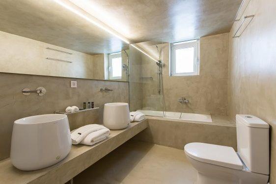 Villa Dazzling Crete 3 Bedrooms Saffron Sunset Beachfront With Jacuzzi Brilliant Sea Views Chania *
