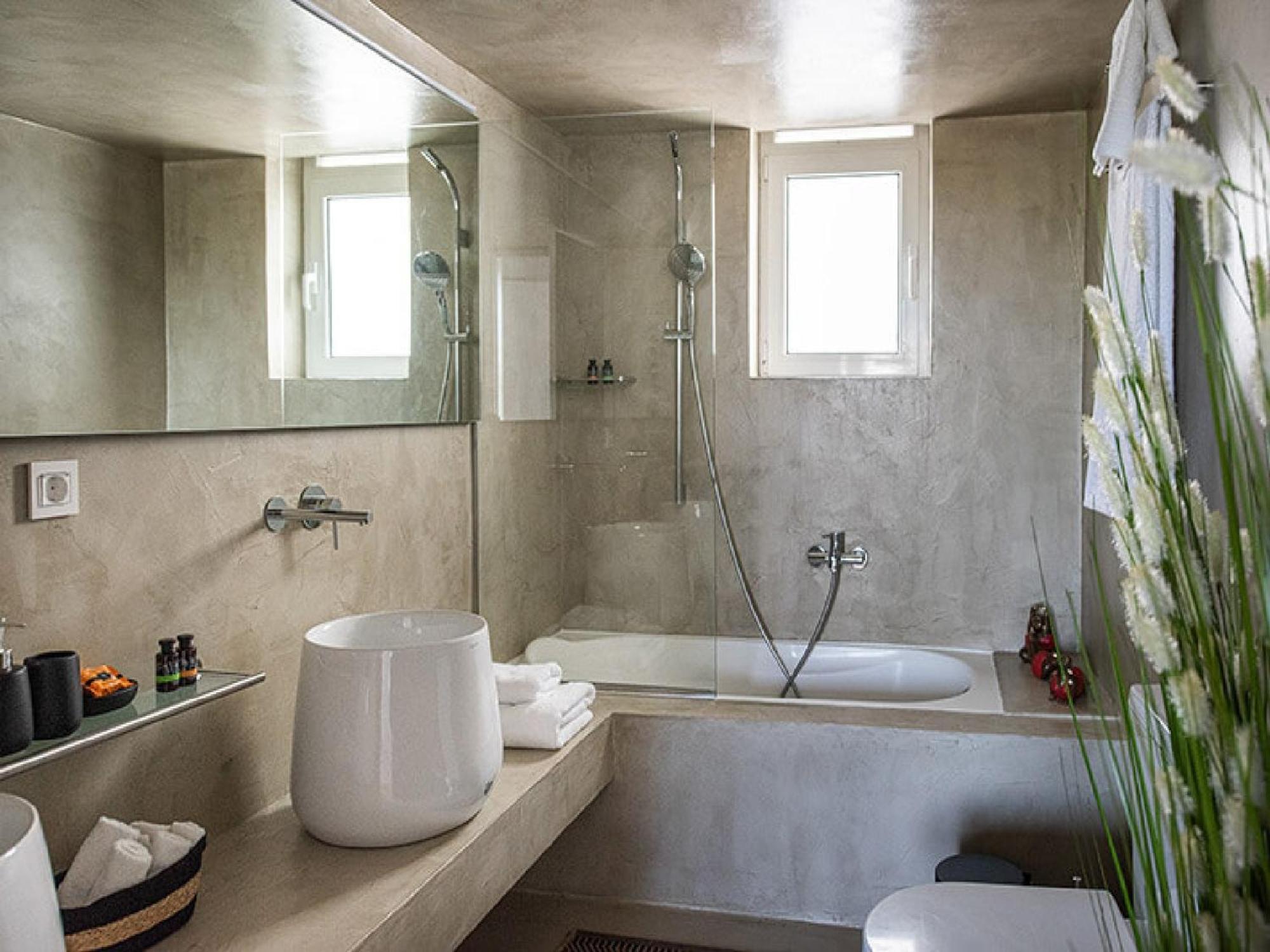 Villa Dazzling Crete 3 Bedrooms Saffron Sunset Beachfront With Jacuzzi Brilliant Sea Views Chania *