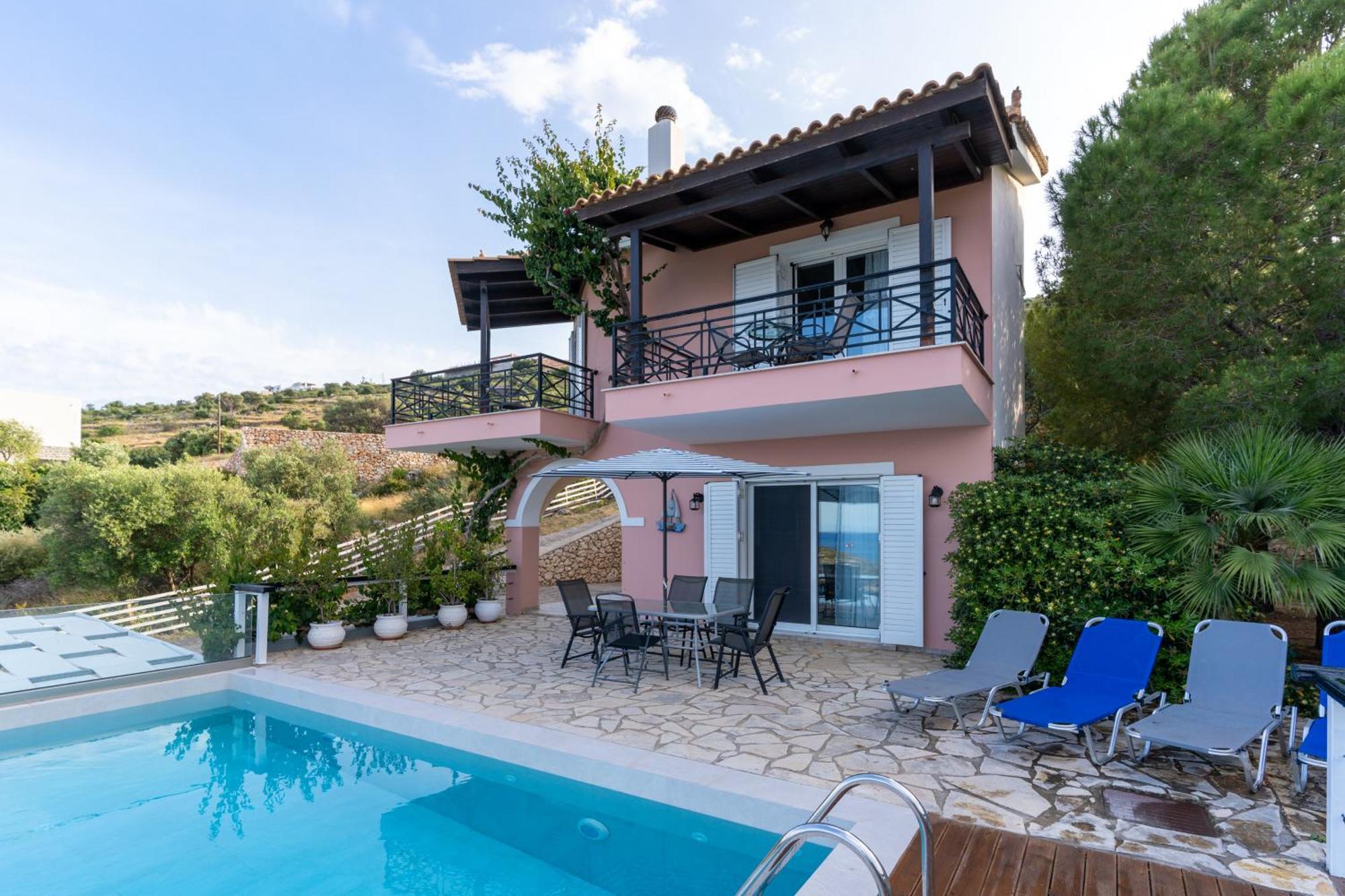 Villa Coastal Paradise Found - Komis' Private Pool Retreat *