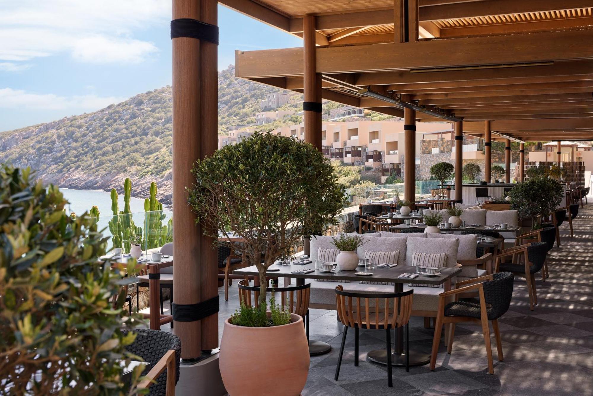 Resort Daios Cove 5*