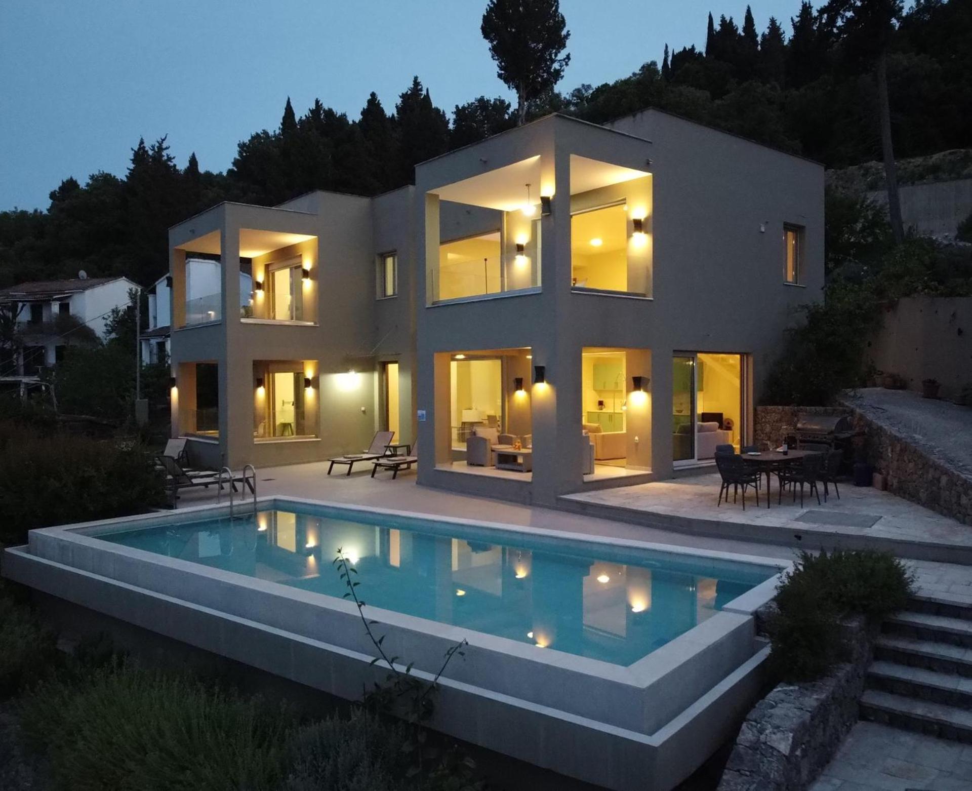 Azur By Vintage Travel Mpoukaris
