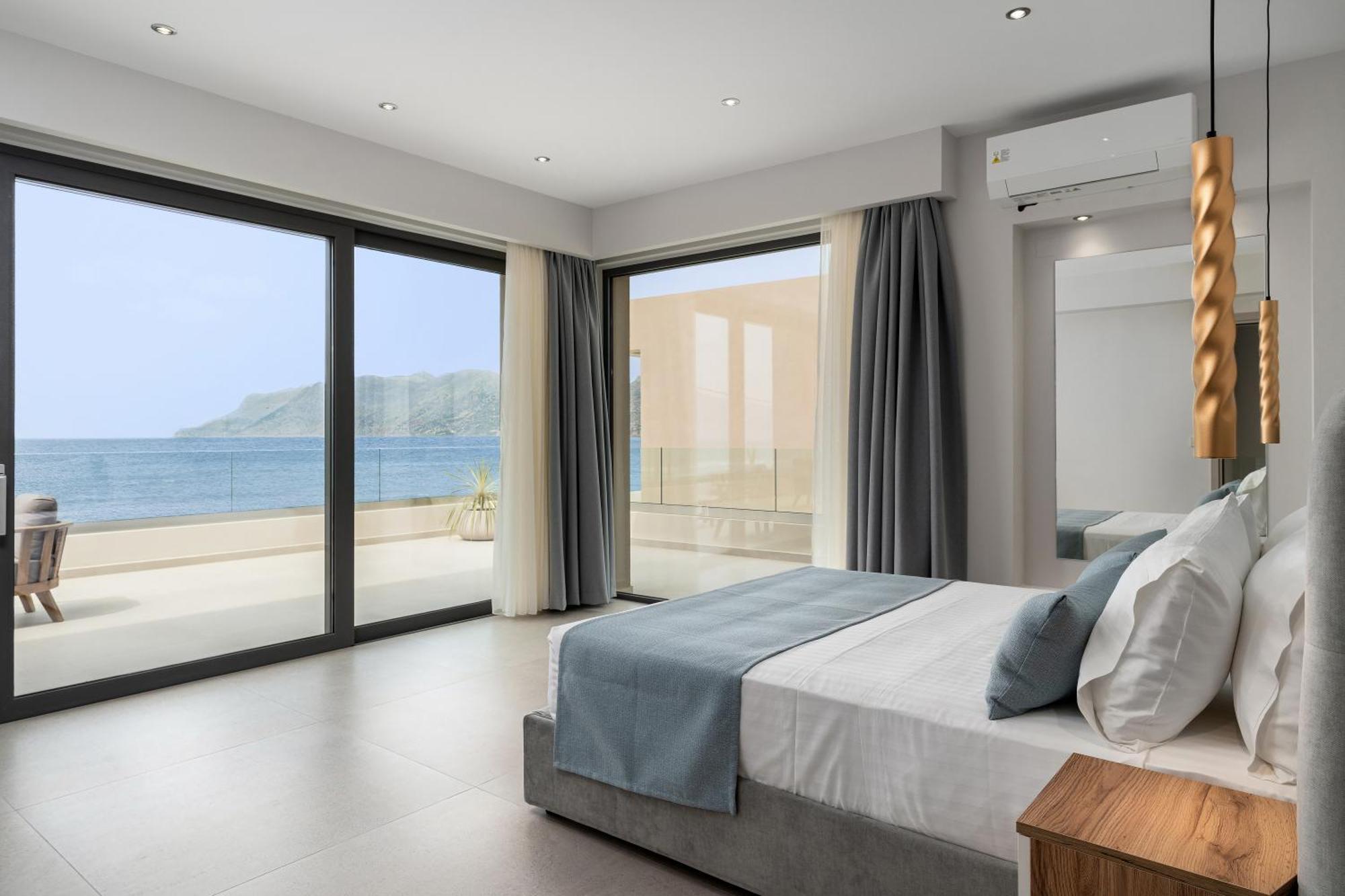 Luxury Eos Beachfront 20 Metres From The Sea