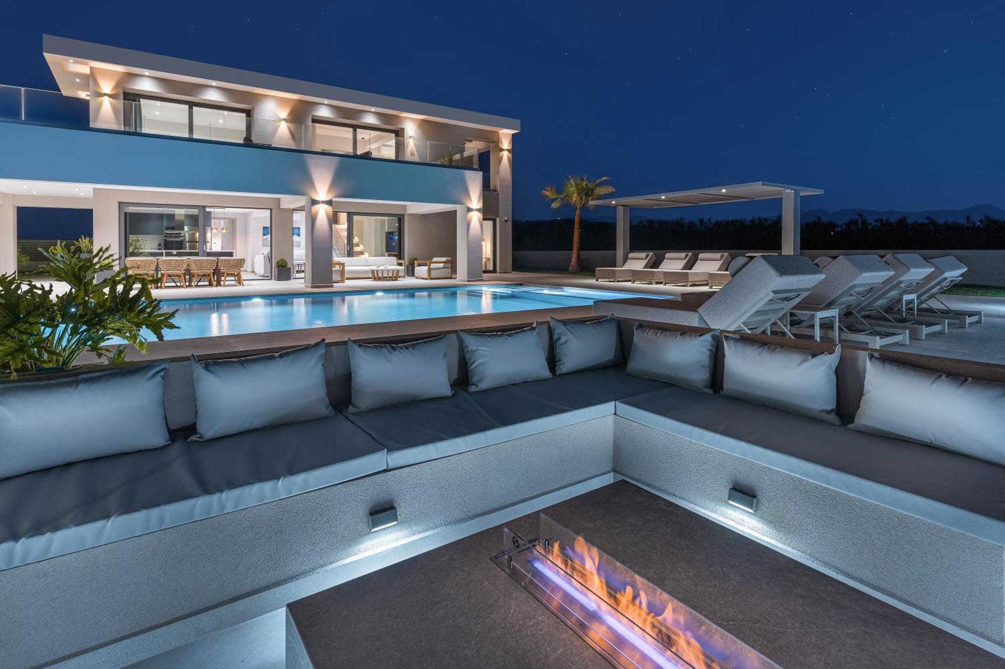 Luxury Eos Beachfront 20 Metres From The Sea *