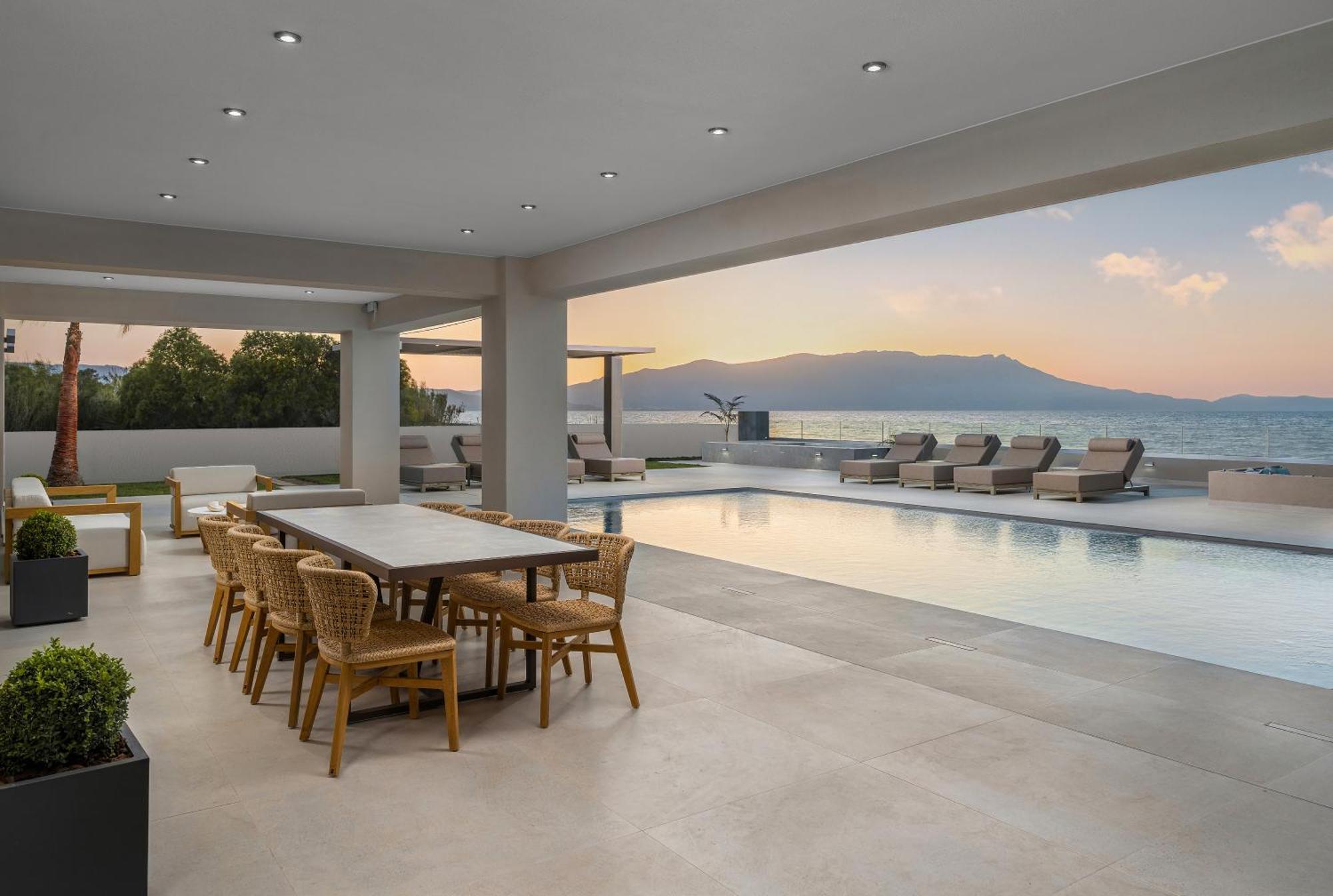 Luxury Eos Beachfront 20 Metres From The Sea * Nopigia
