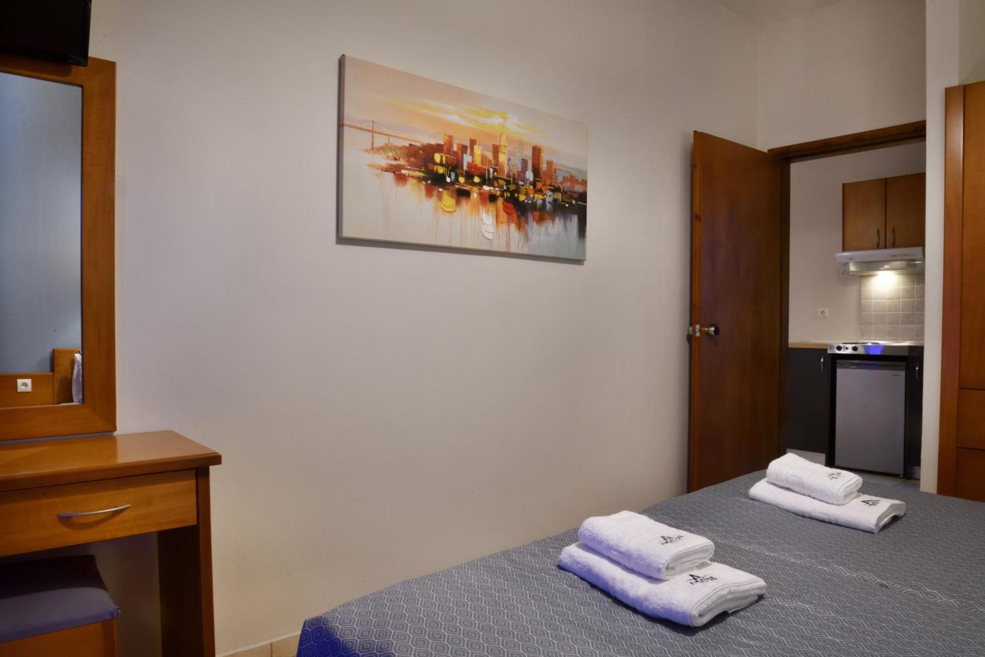 Akatos Aparthotel Agia Marina (Crete)