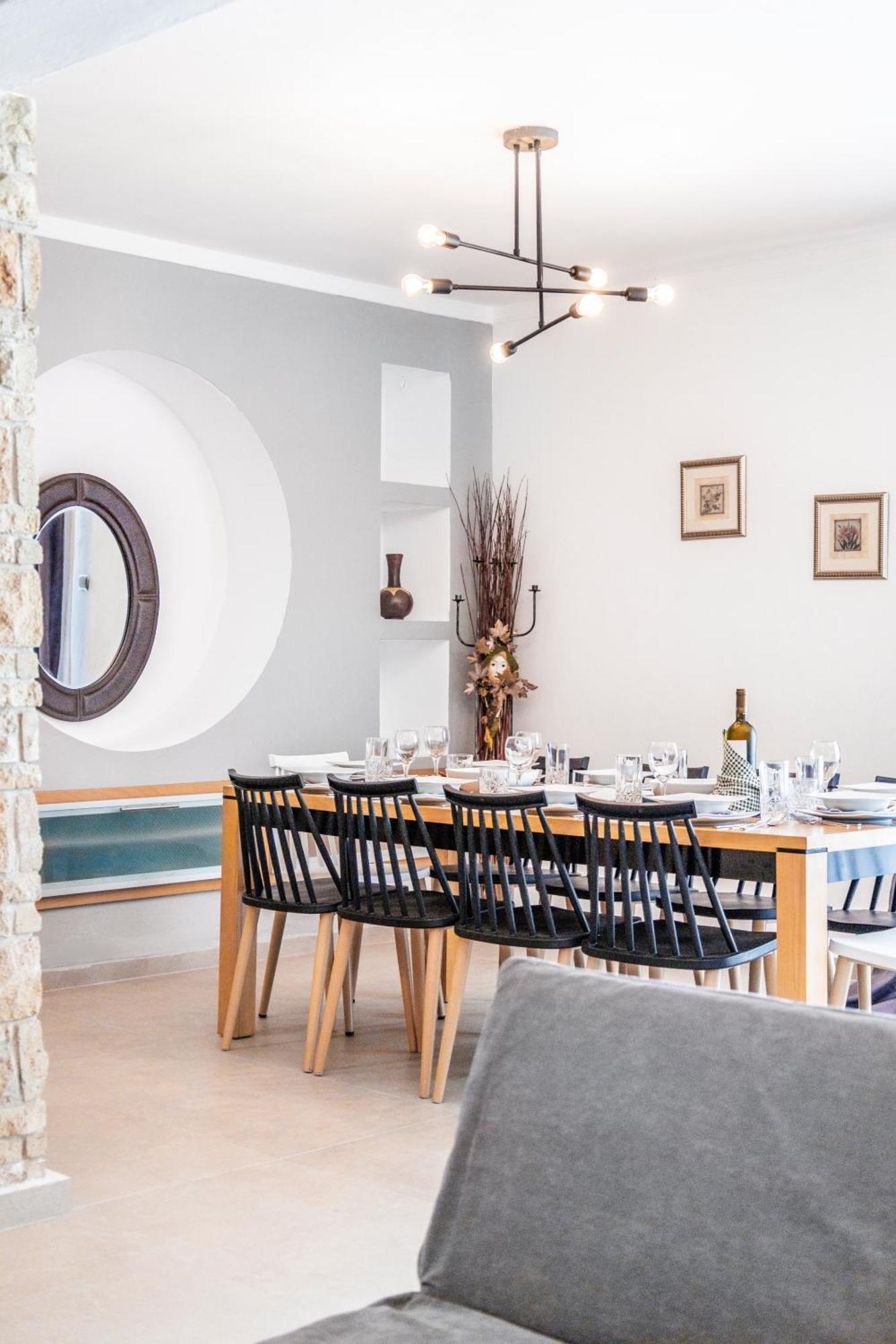 Leisurenest Villa *