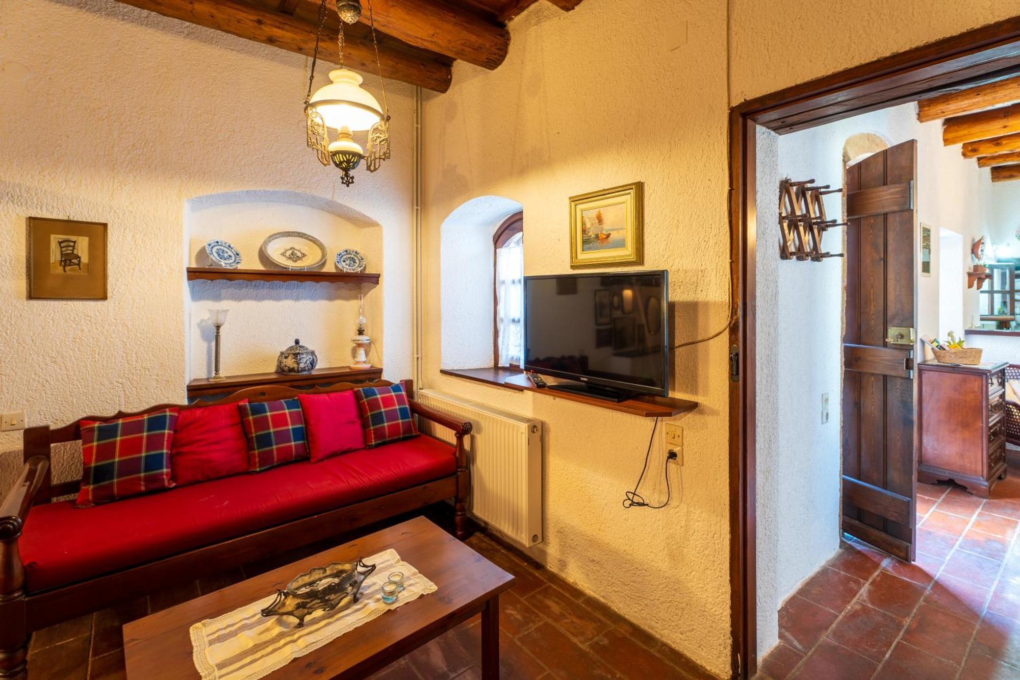 Ilianthos Traditional Maisonette