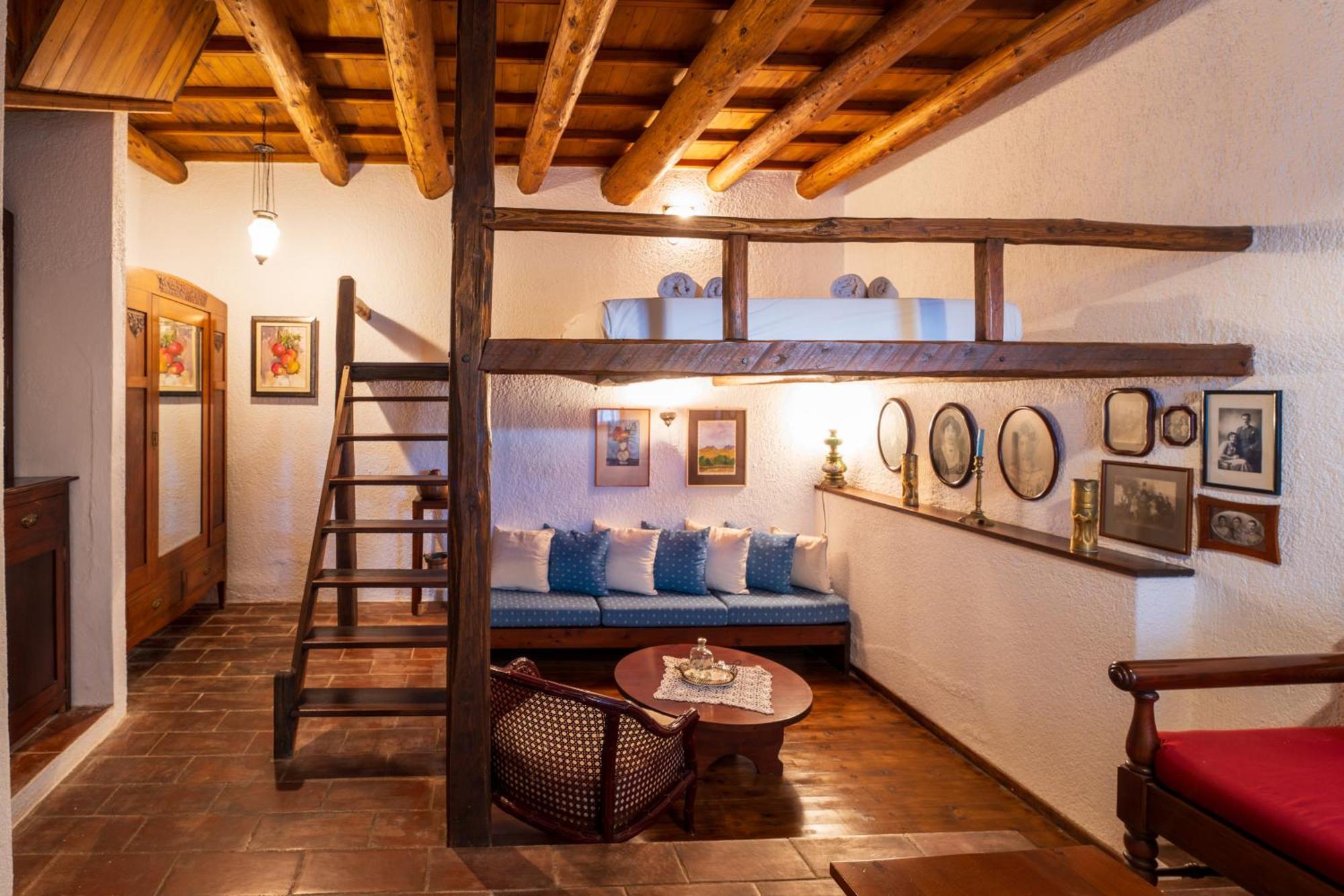 Ilianthos Traditional Maisonette * Hersonissos (Crete)