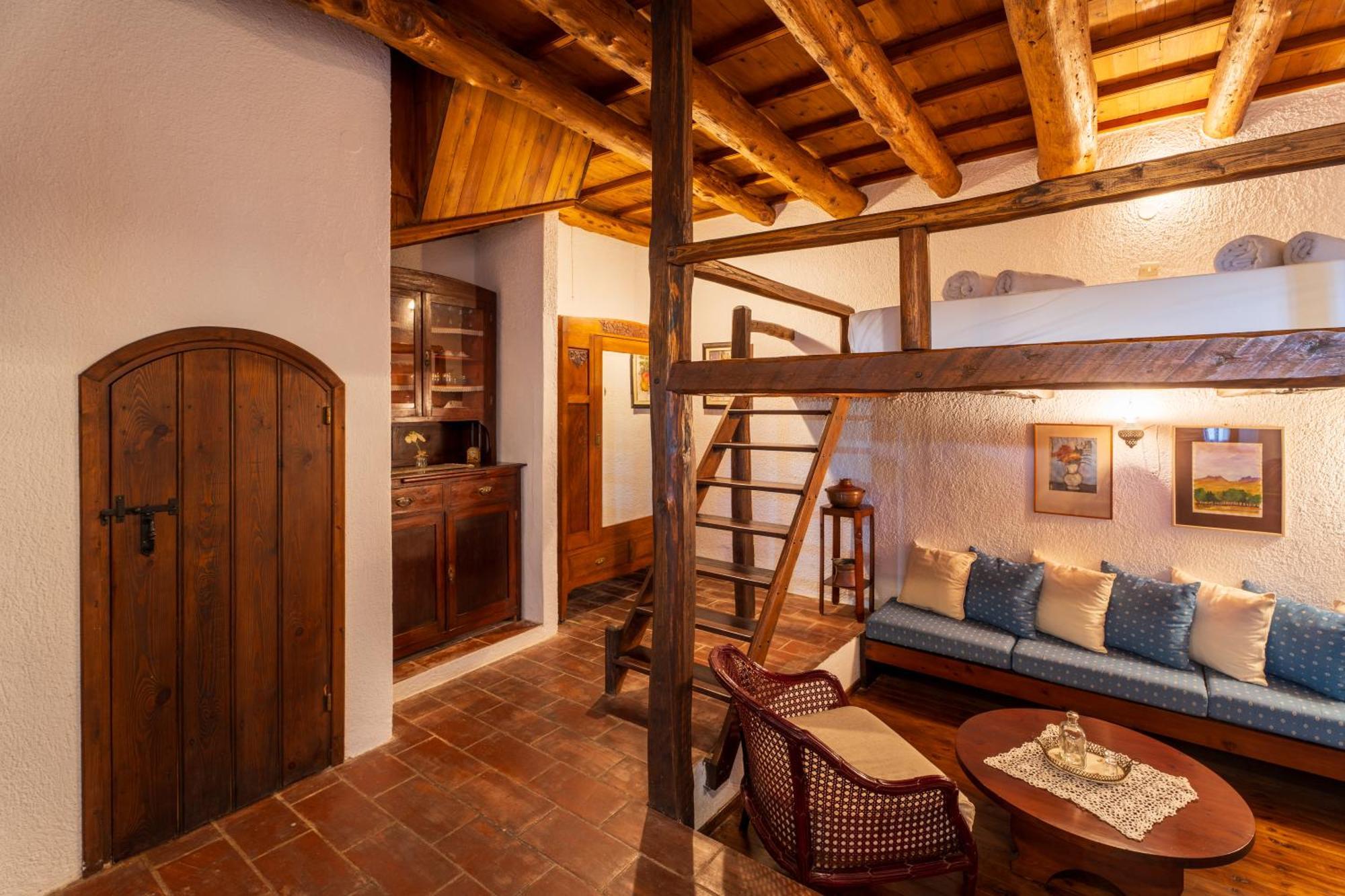 Ilianthos Traditional Maisonette * Hersonissos (Crete)