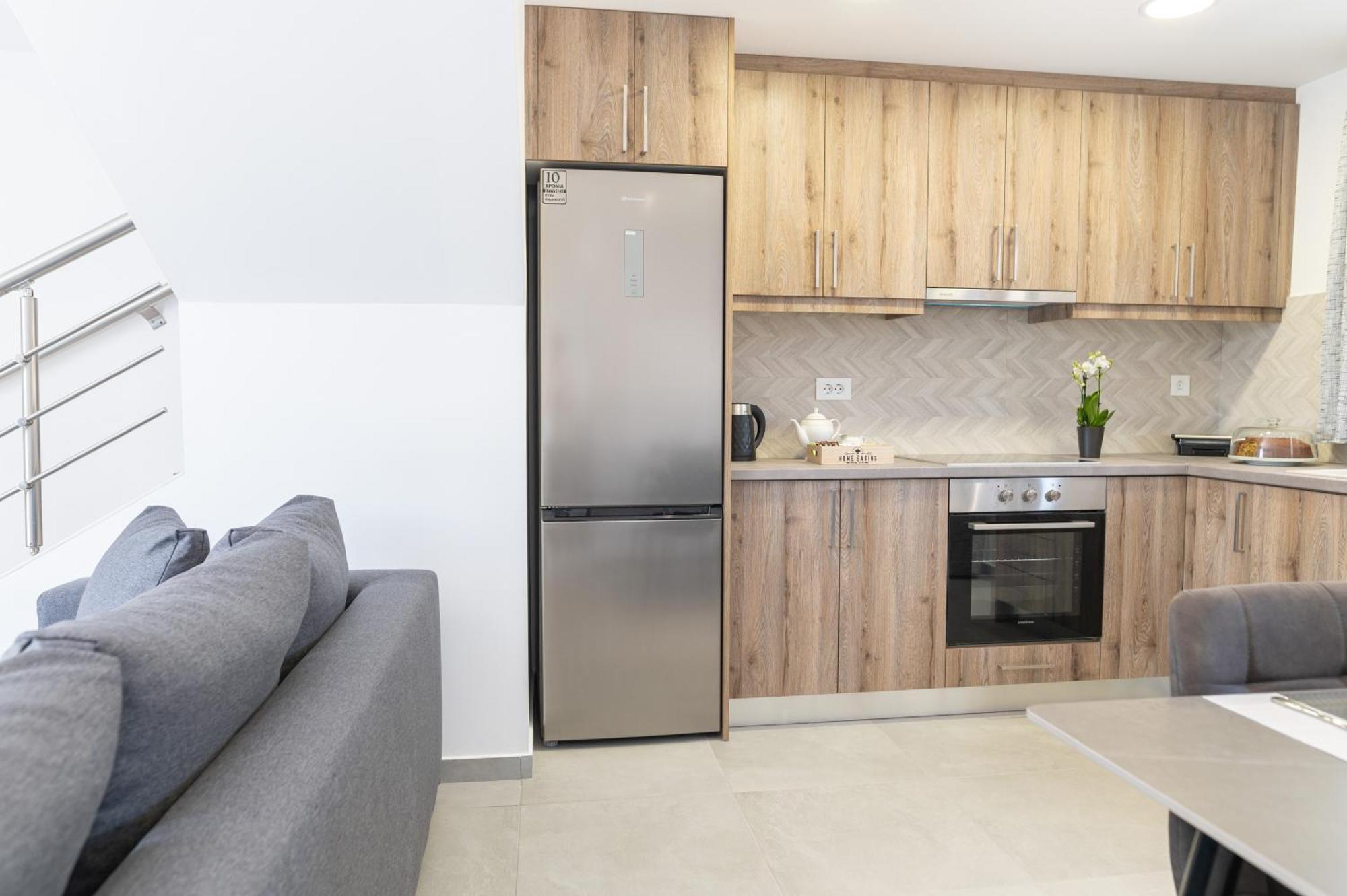 Hilltop Apartment *