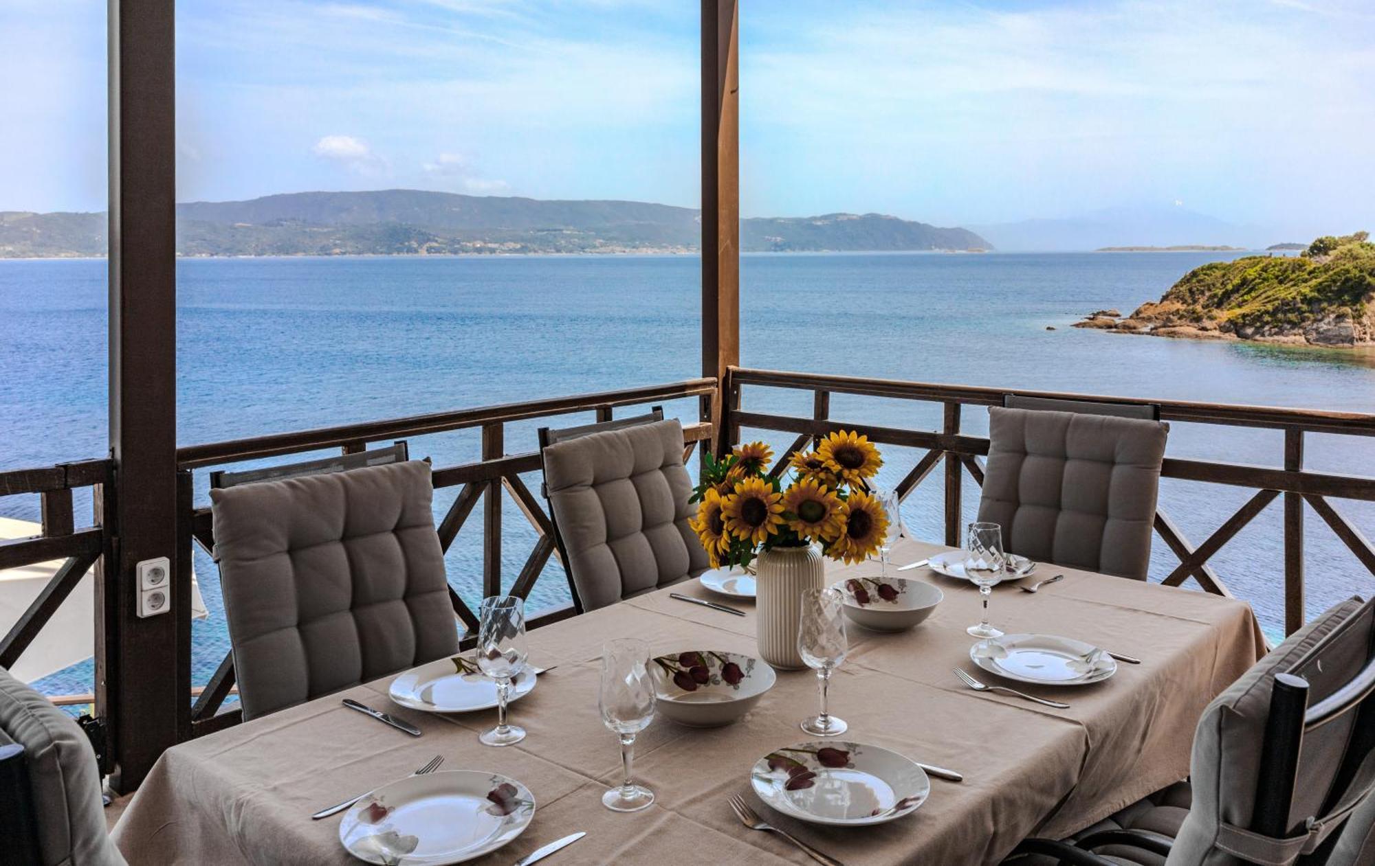 Chara Villa Ammouliani