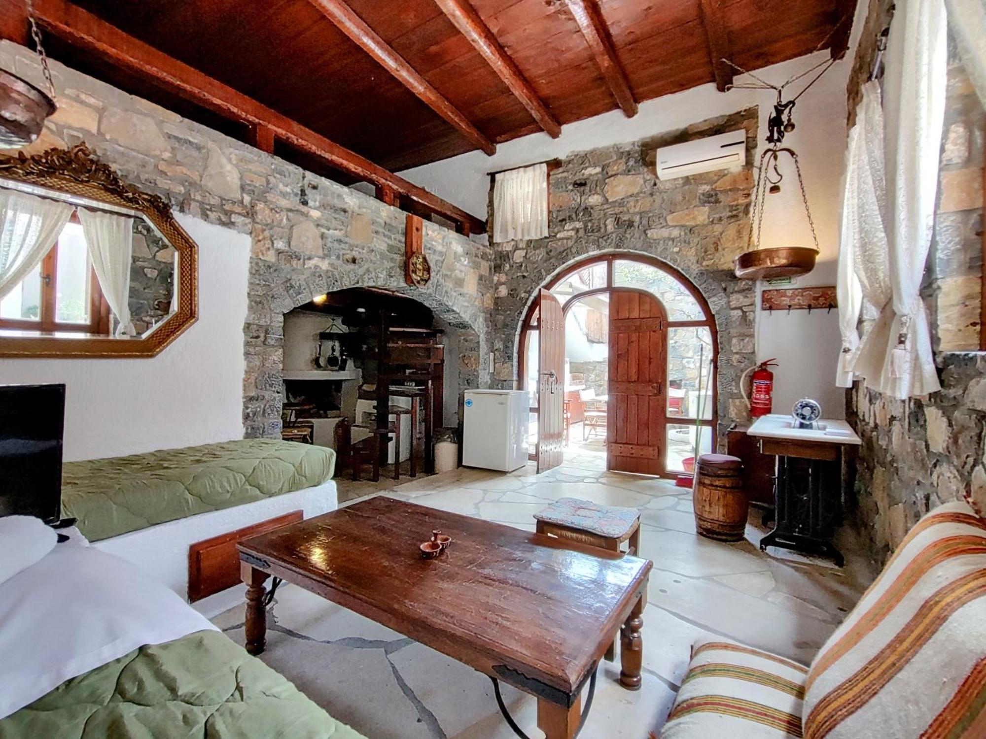 Traditional Homes Of Crete