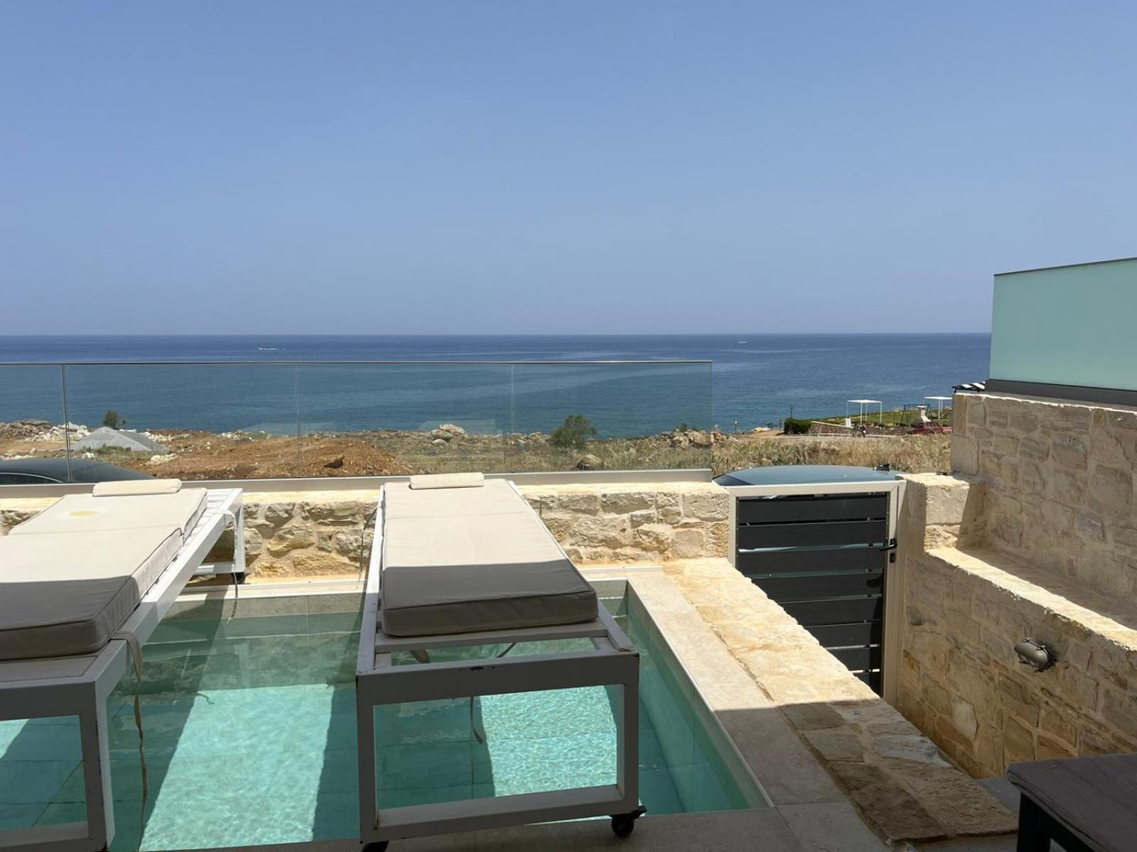 Sofia Suite, A Seafront Hideaway ! Holiday home *
