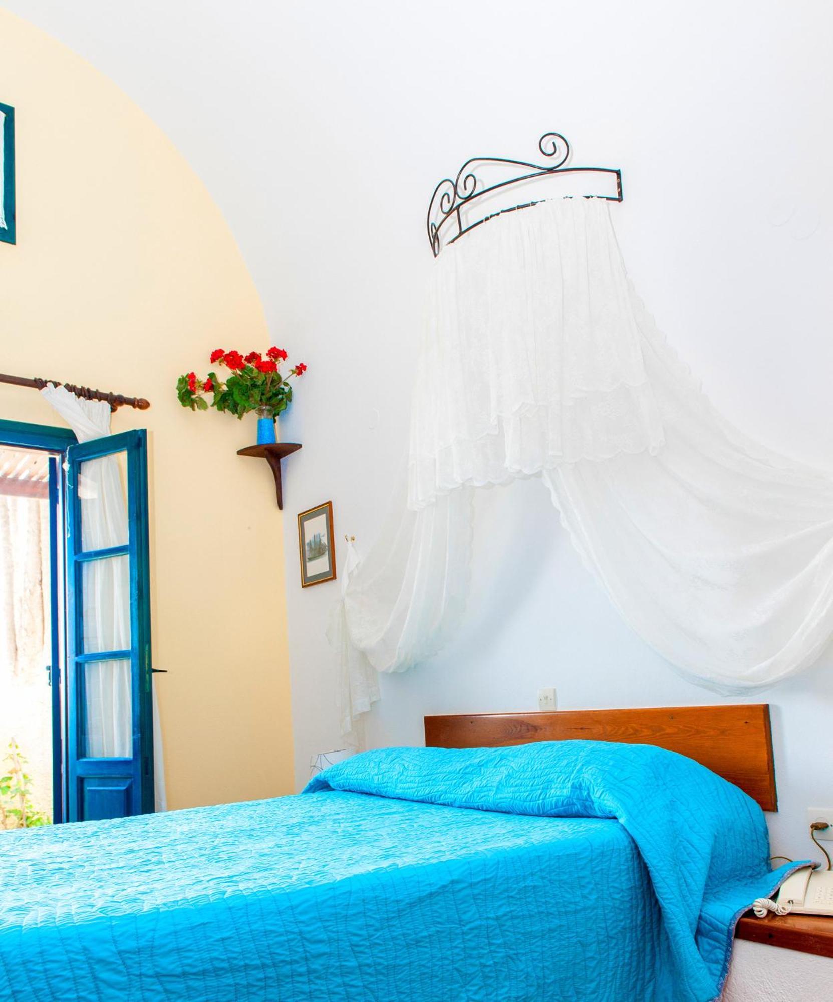 Kalimera 3* Akrotiri (Santorini)