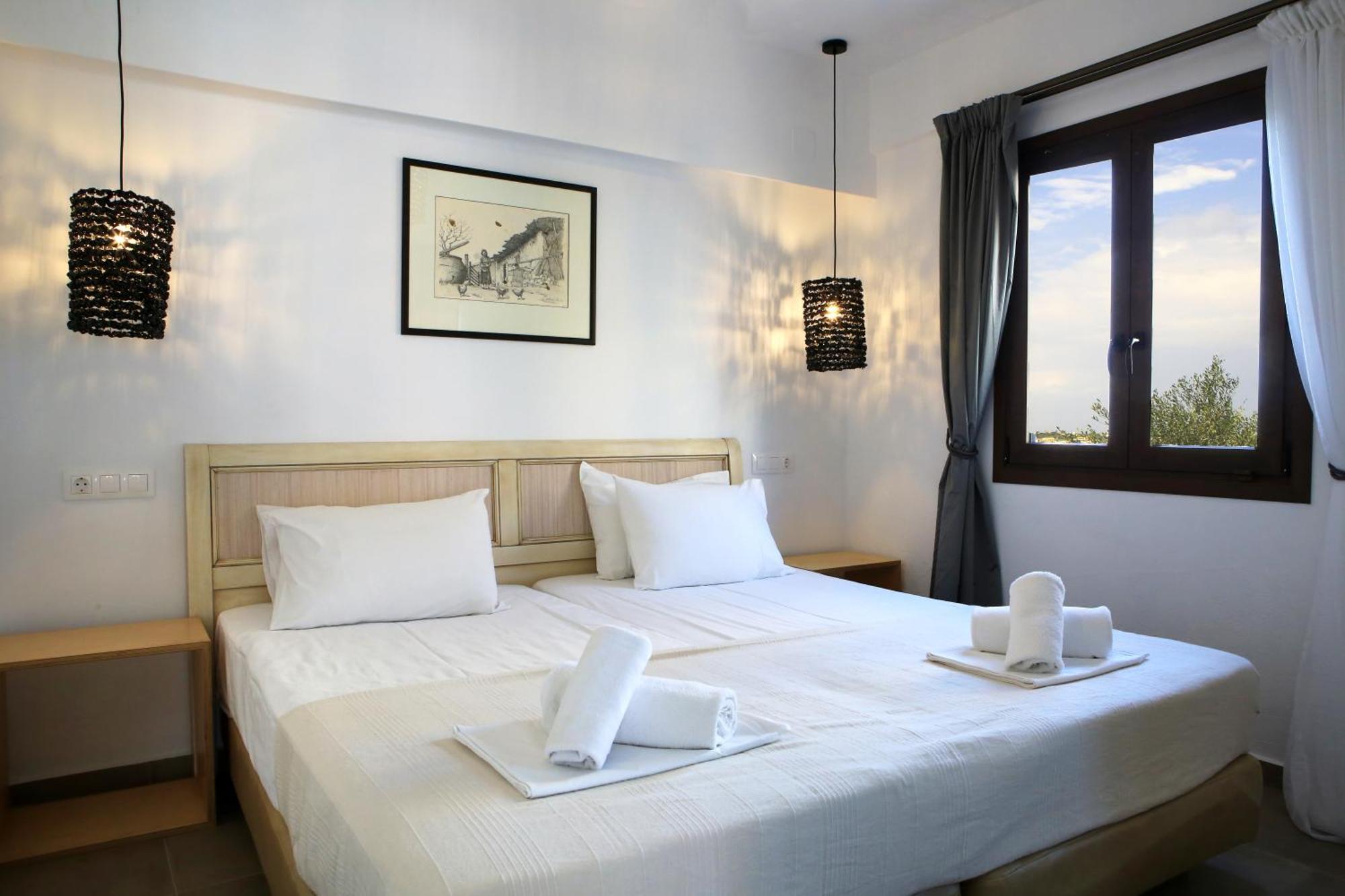 Aparthotel Mika &