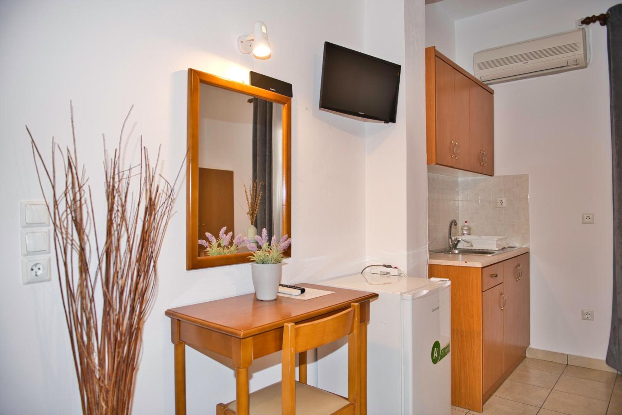 Angira 3* Kamari (Santorini)