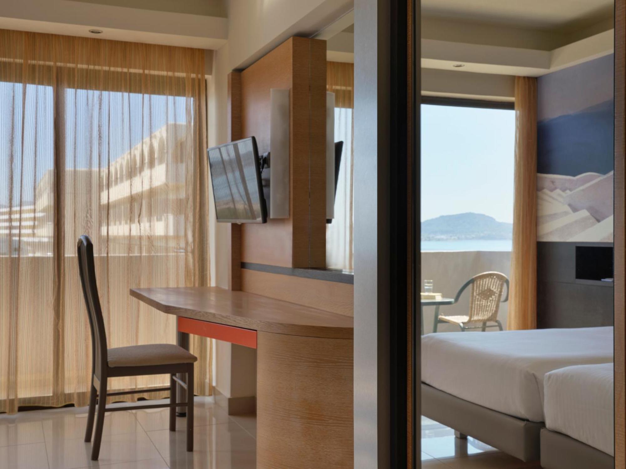 Esperos Mare & Hotel 4*