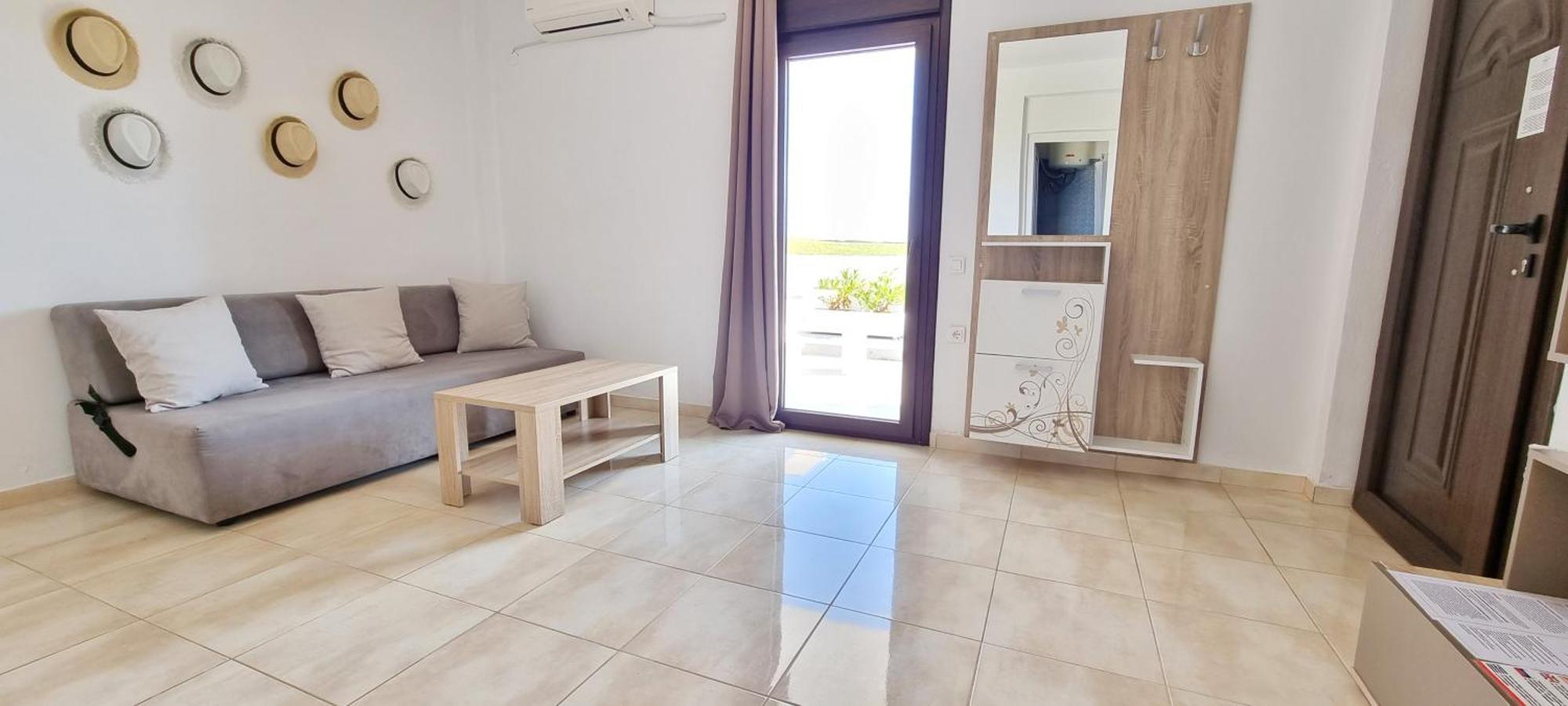 White Tennis & Apartment Pefkochori