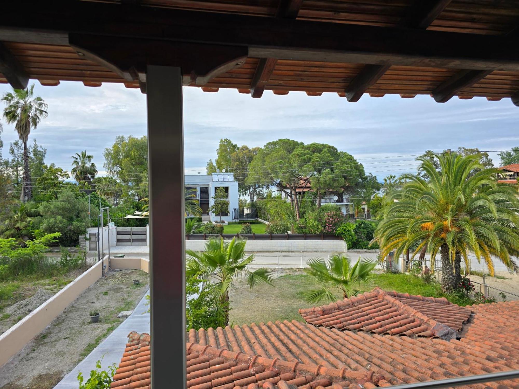Itamos House