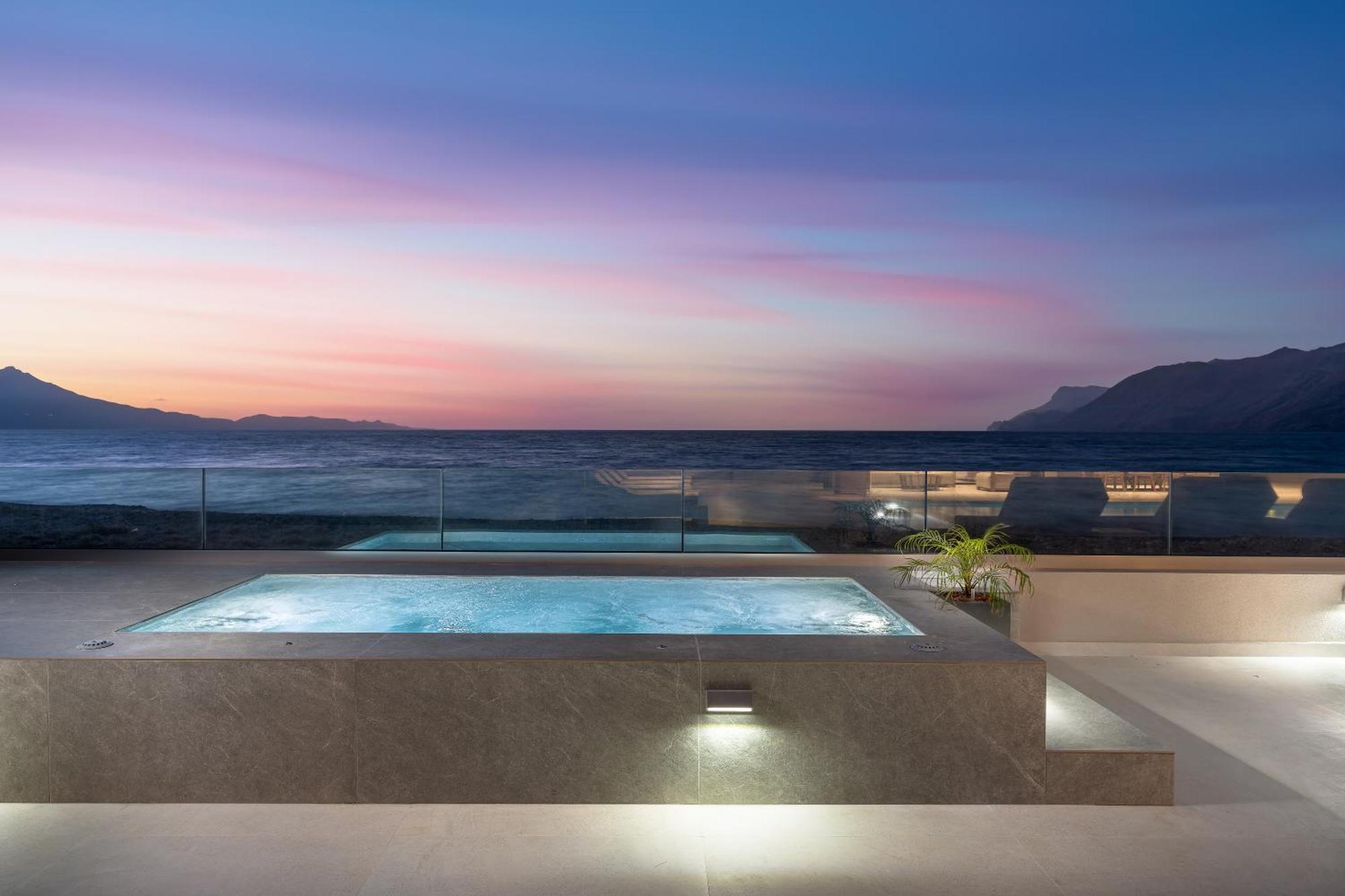 Villa Luxury Eos Beachfront 20 Metres From The Sea