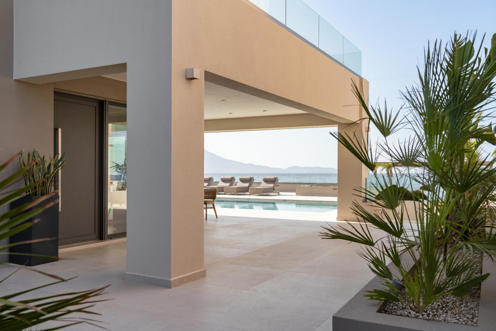 Luxury Eos Beachfront 20 Metres From The Sea Villa Nopigia