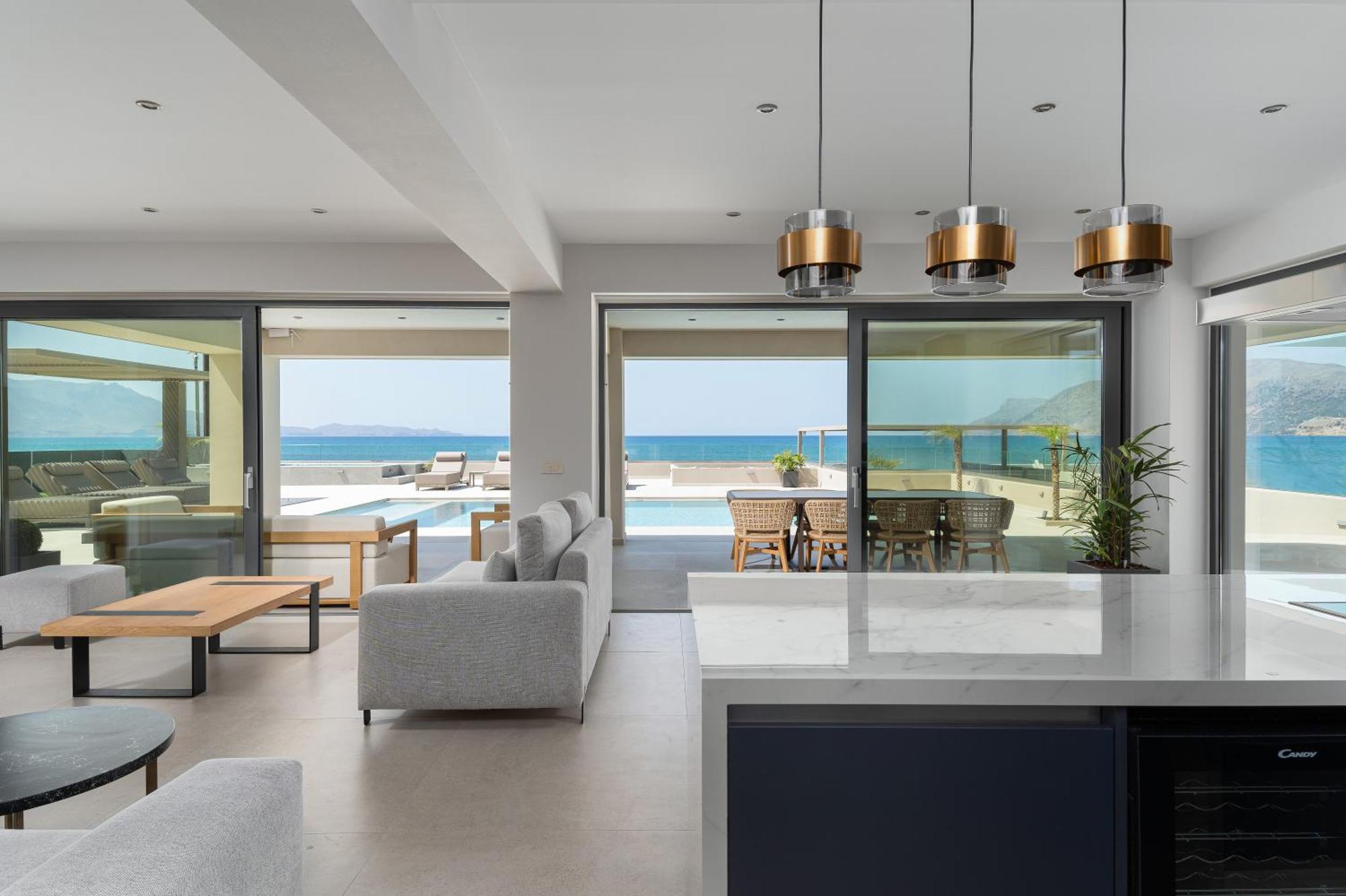 Luxury Eos Beachfront 20 Metres From The Sea