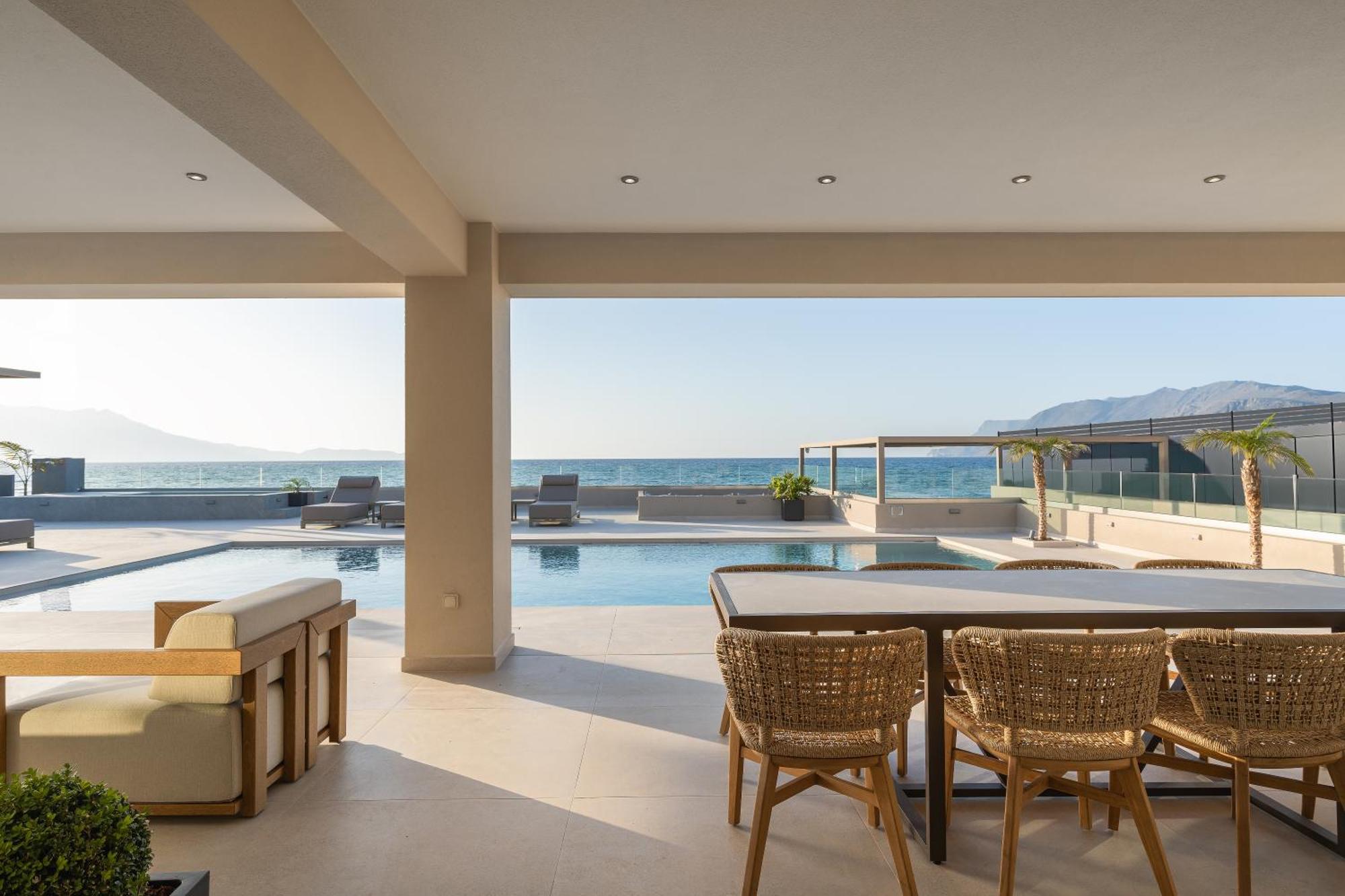 Luxury Eos Beachfront 20 Metres From The Sea Nopigia