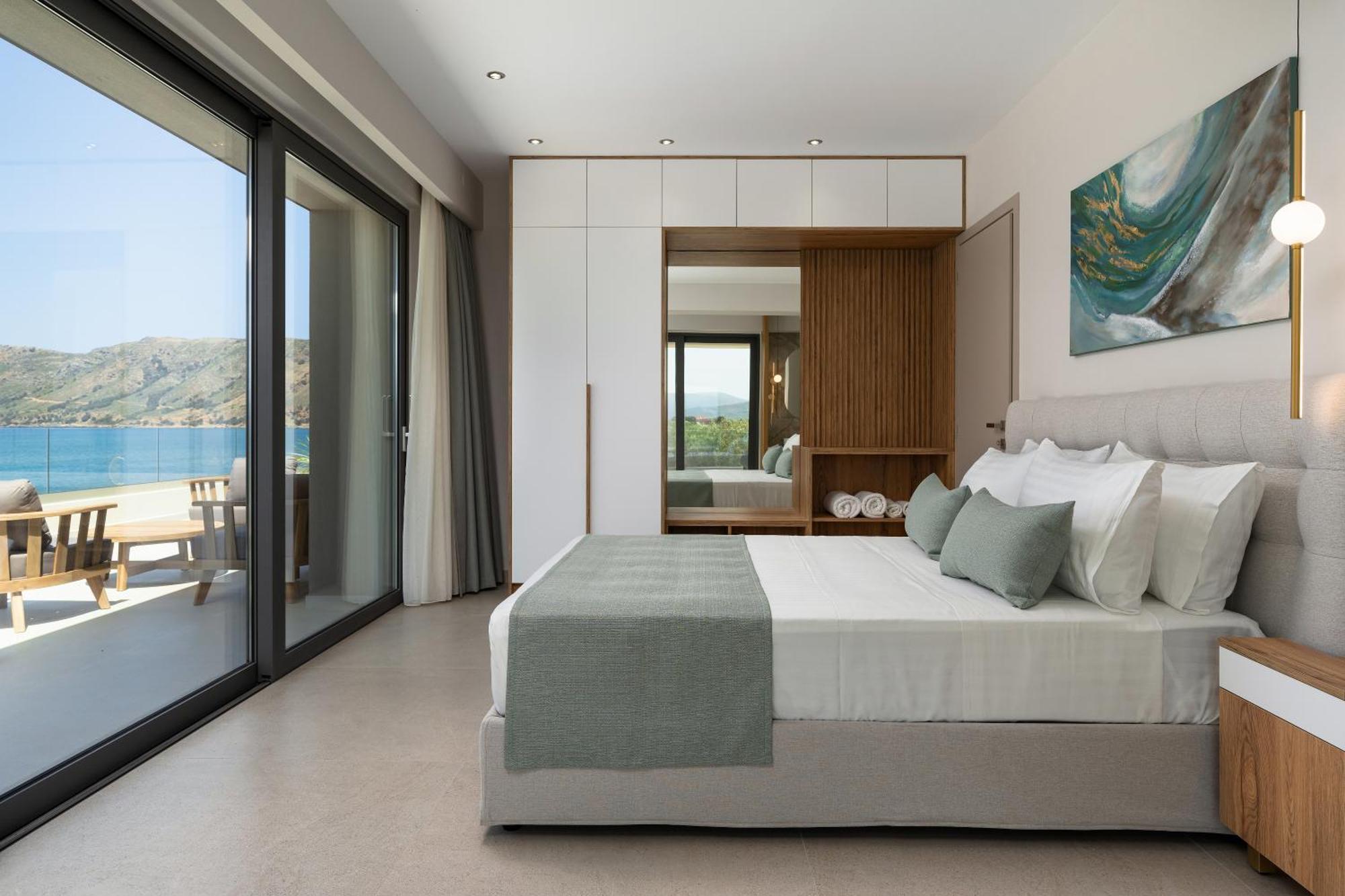 Luxury Eos Beachfront 20 Metres From The Sea Villa Nopigia