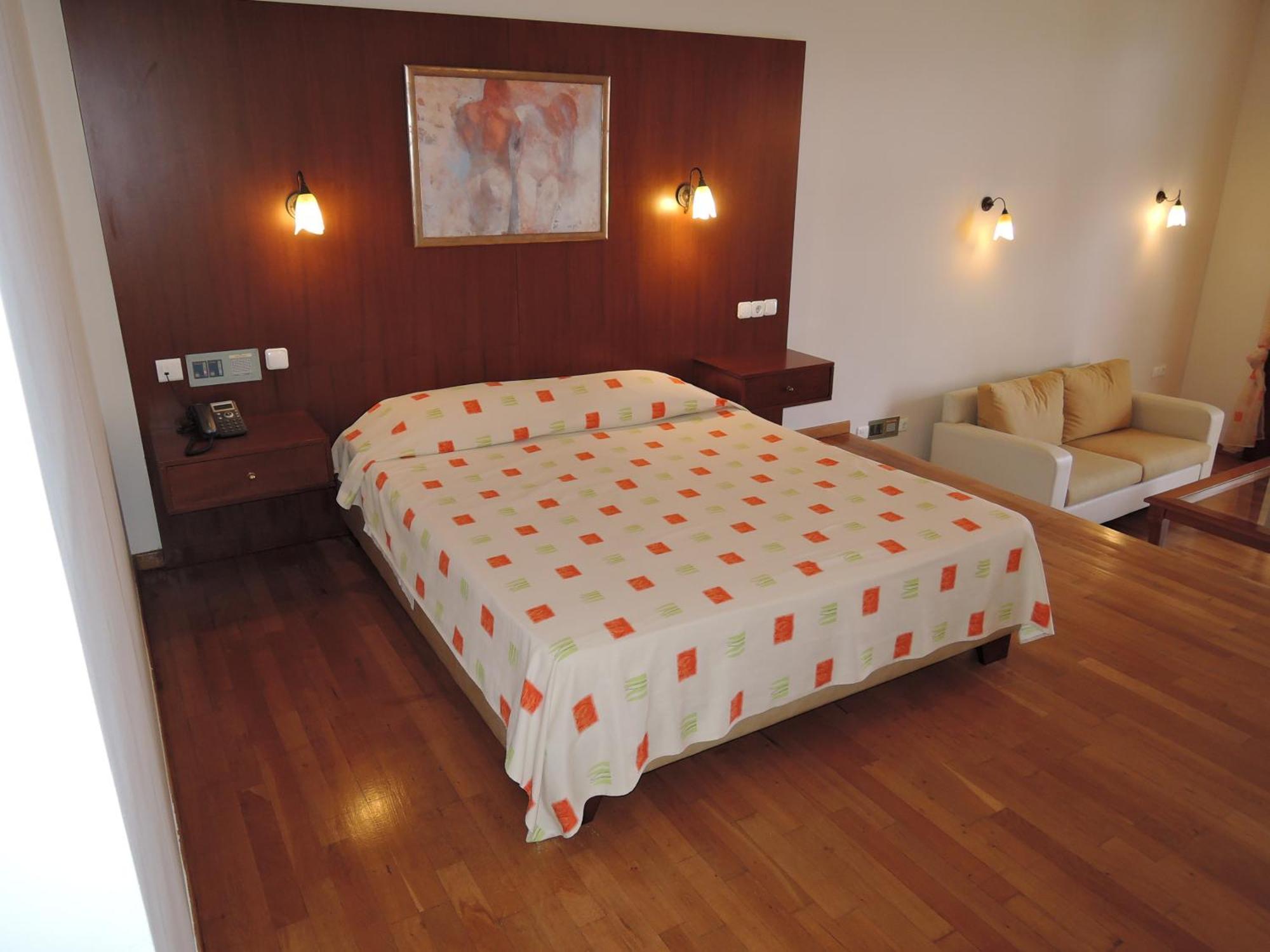 Resort Athina Palace &