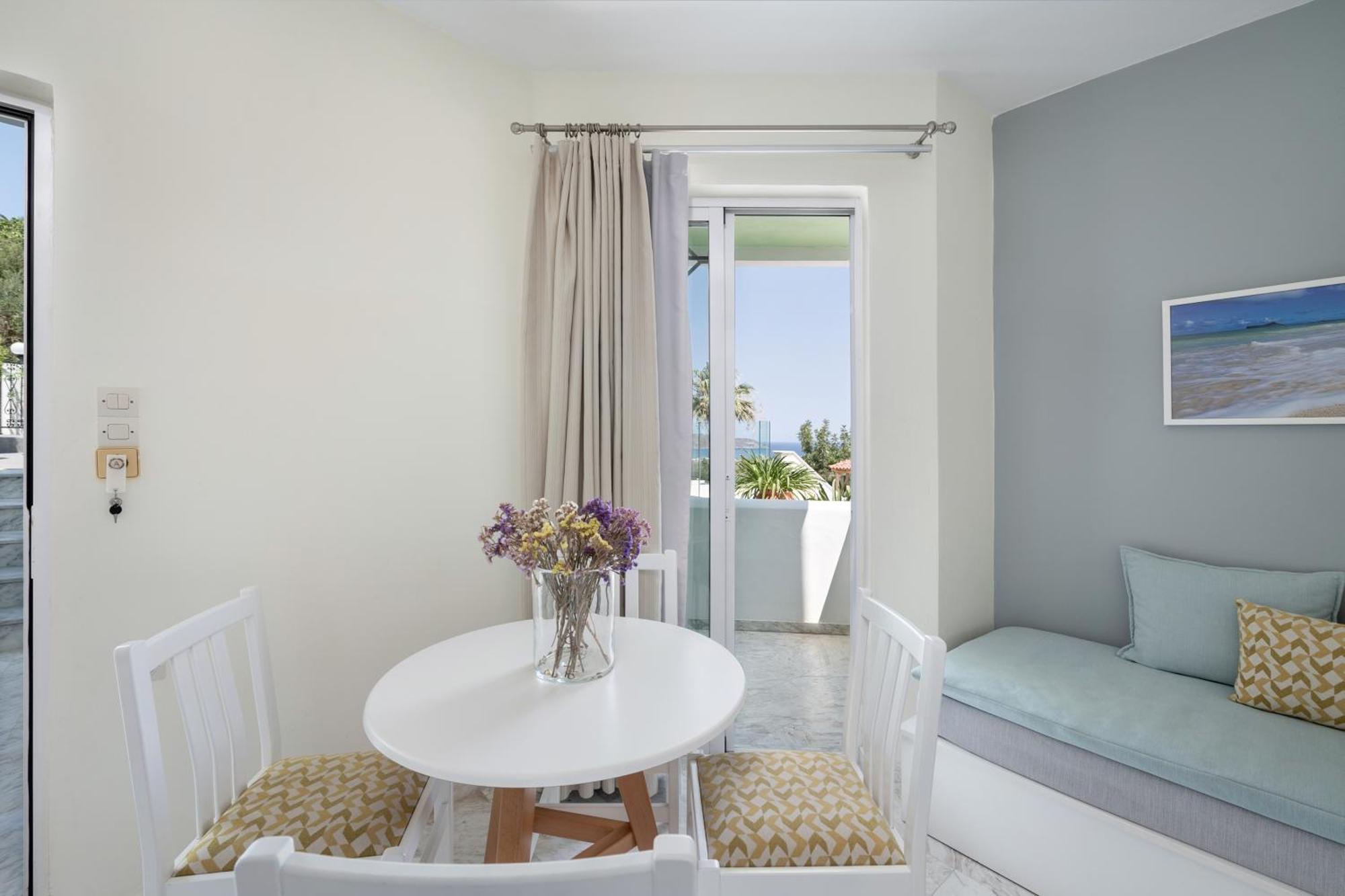 Life Apartment Agia Marina (Crete)