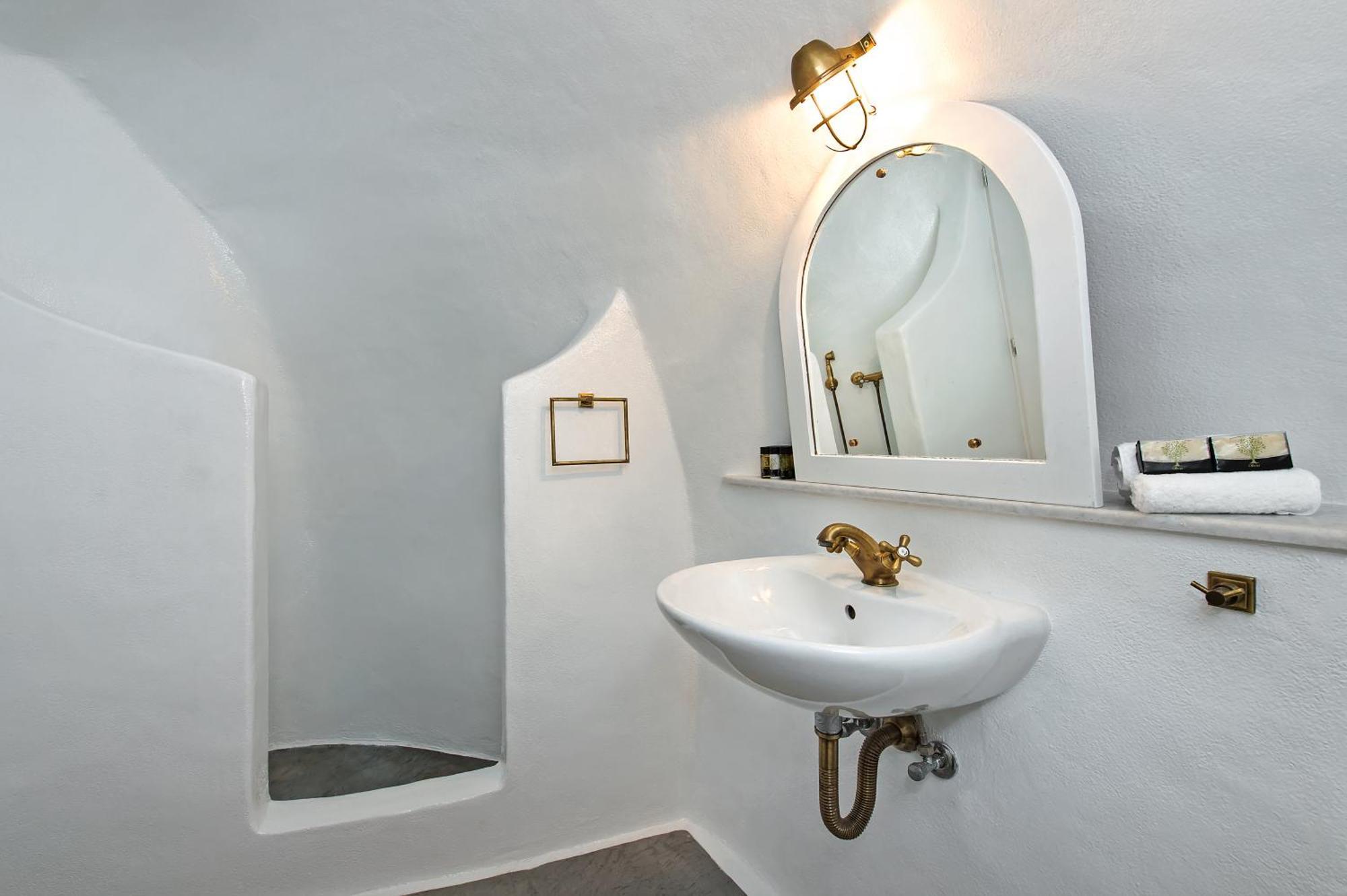Revelis & Canava Villa Fira (Santorini)