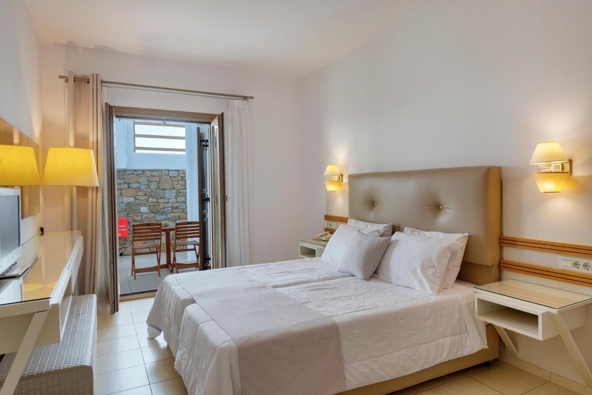 Lithos By Spyros & Flora Hotel 4*
