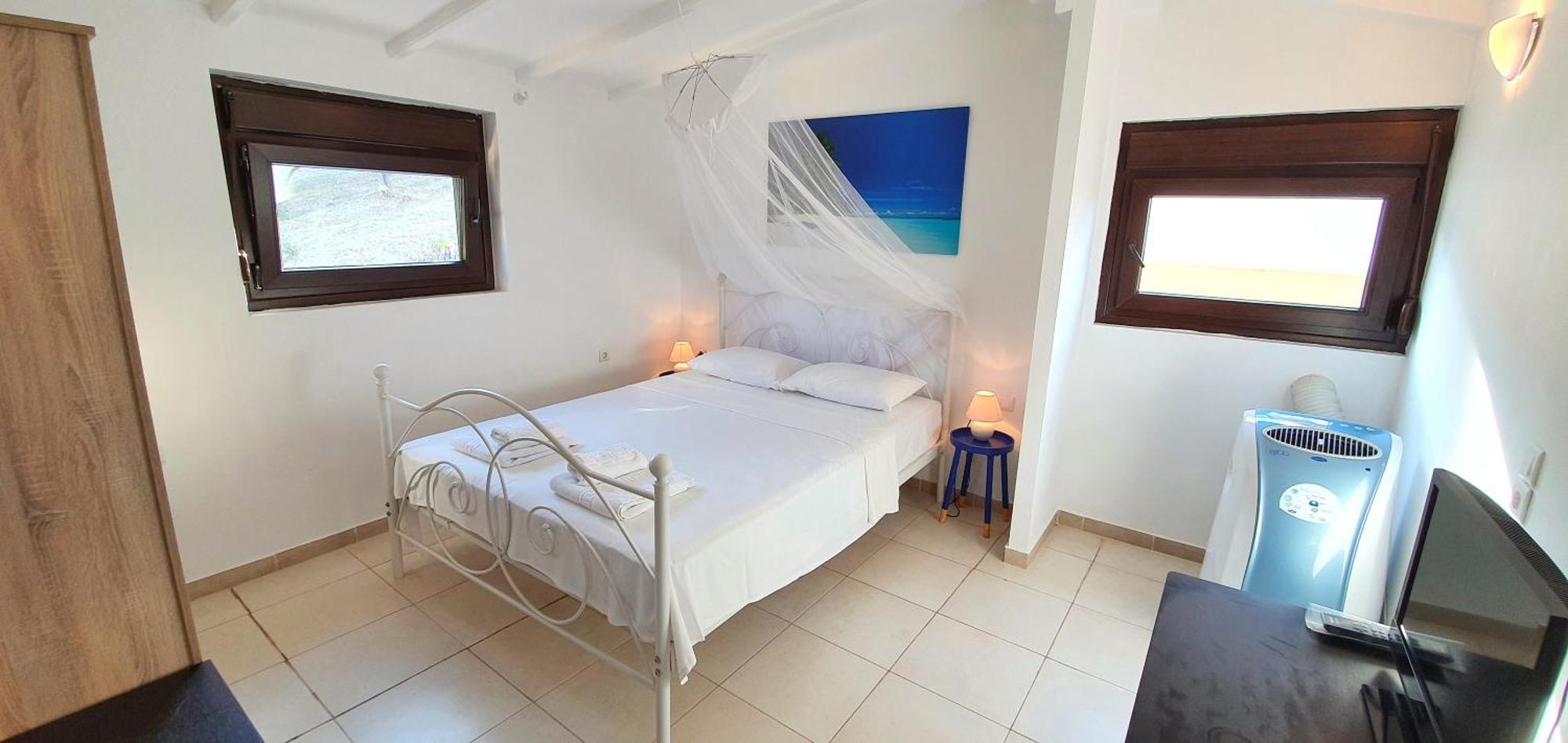 Apartment White Tennis & Pefkochori