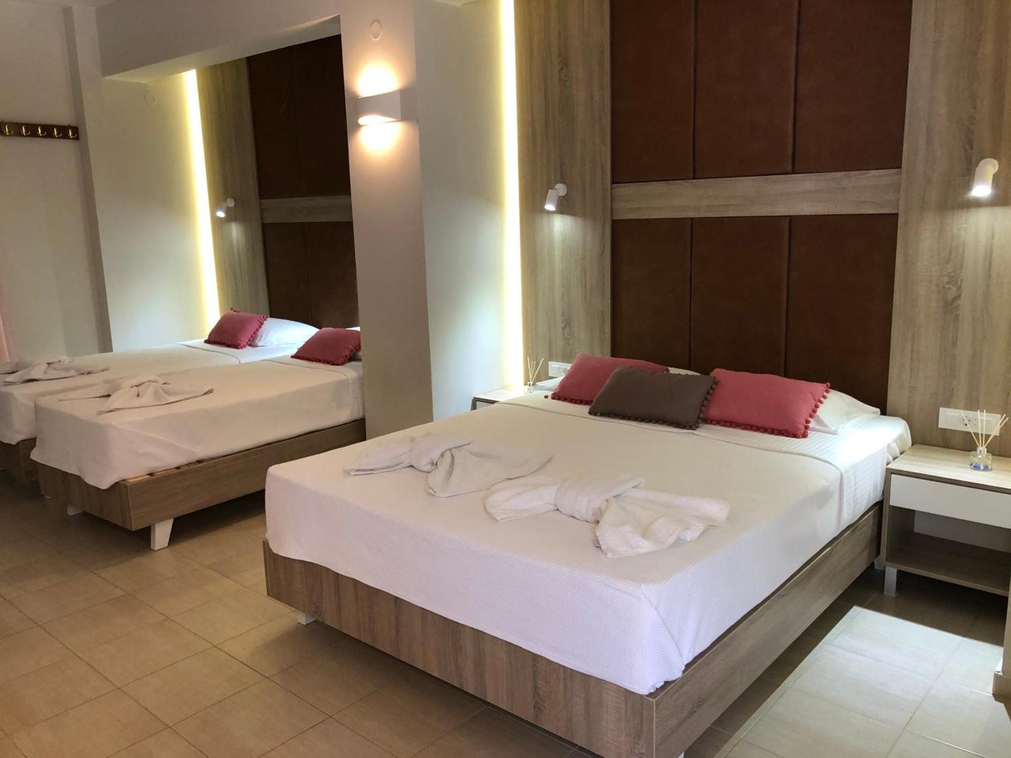 Taverna Akrogiali Hotel *