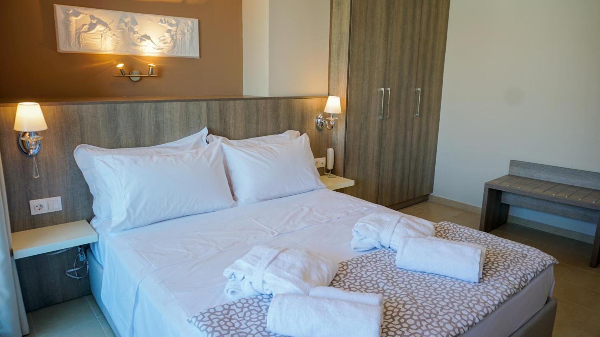 Agnes Deluxe Hotel